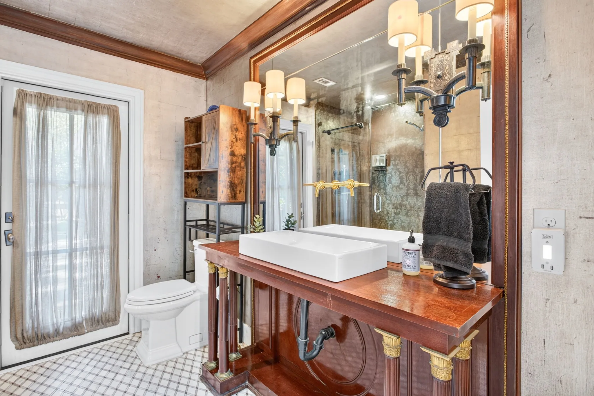 Single Family Residence For Sale in Tarrant County , 3804 Overton Park Drive W, Fort Worth, Texas 76109, 5 Bedroom, 5 Bathroom, 2 Garage spaces, 4,972 Sqft, built in 1959, mls#21406715, Real Estate Agent in Fort Worth, Homes For Sale in Tarrant county, Homes For Sale in Fort Worth, Realtor in Fort Worth Texas, Real Estate Brokerage Independent Realty Texas, Luminita Cordes Realtor