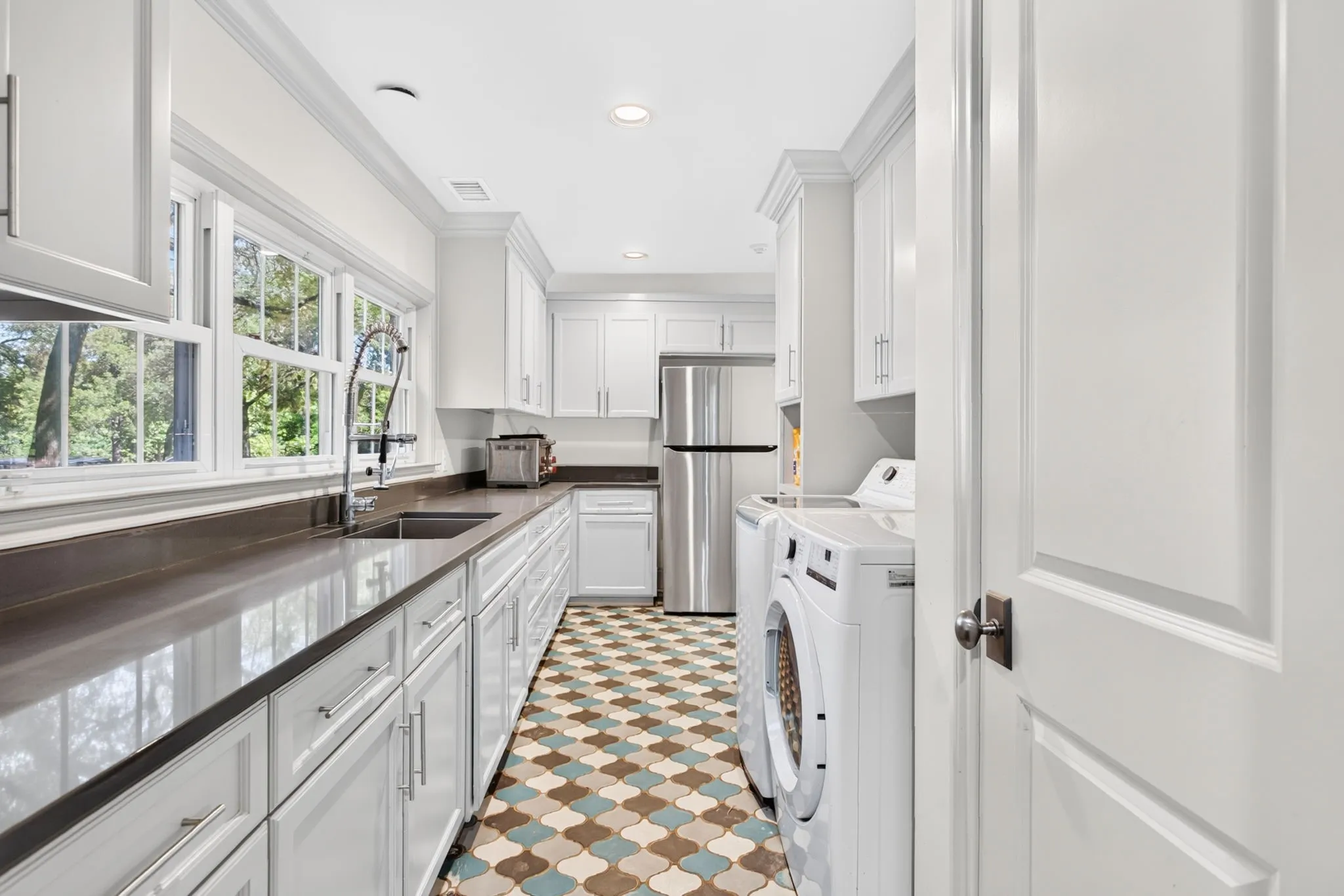 Single Family Residence For Sale in Tarrant County , 3804 Overton Park Drive W, Fort Worth, Texas 76109, 5 Bedroom, 5 Bathroom, 2 Garage spaces, 4,972 Sqft, built in 1959, mls#21406715, Real Estate Agent in Fort Worth, Homes For Sale in Tarrant county, Homes For Sale in Fort Worth, Realtor in Fort Worth Texas, Real Estate Brokerage Independent Realty Texas, Luminita Cordes Realtor