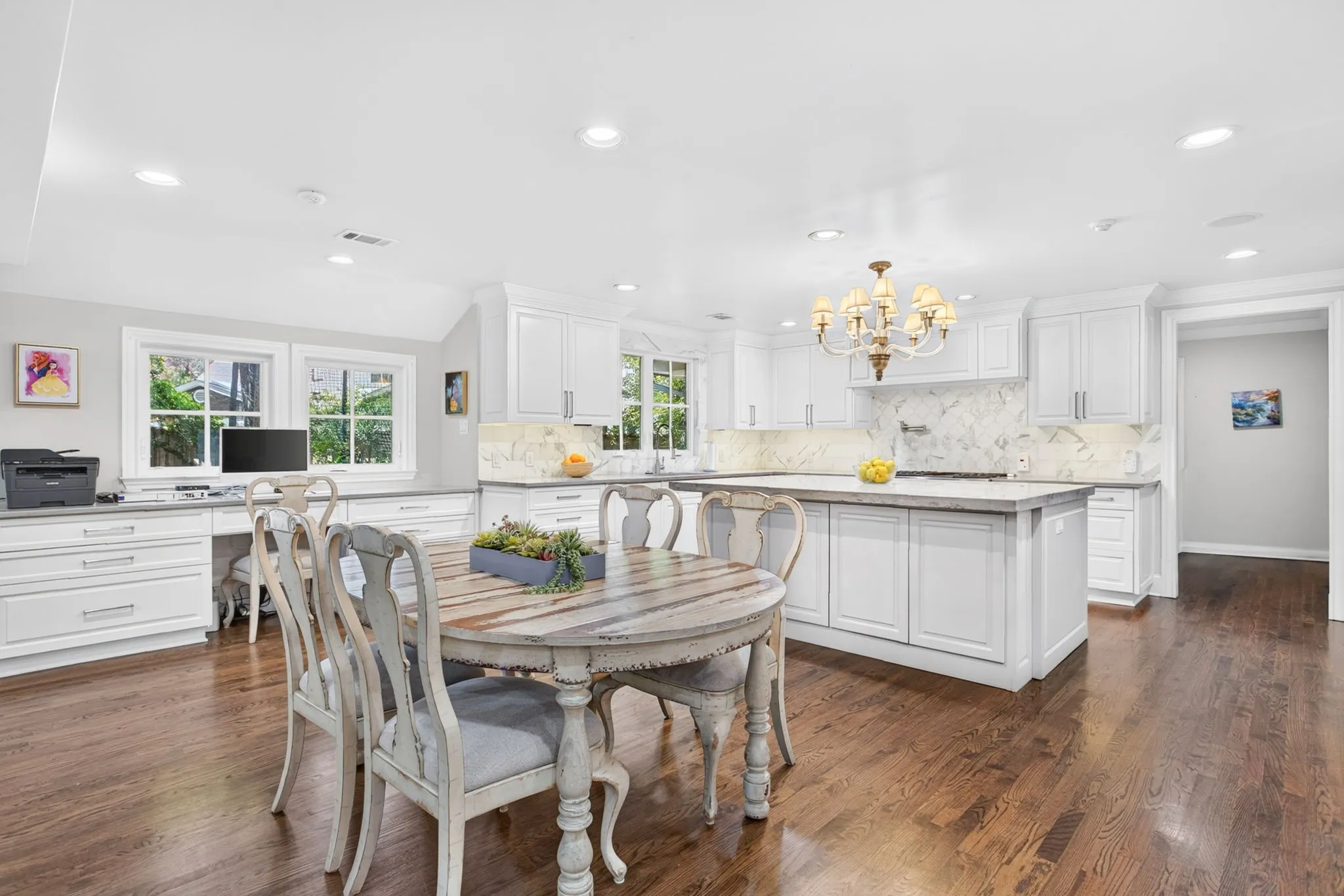 Single Family Residence For Sale in Tarrant County , 3804 Overton Park Drive W, Fort Worth, Texas 76109, 5 Bedroom, 5 Bathroom, 2 Garage spaces, 4,972 Sqft, built in 1959, mls#21406715, Real Estate Agent in Fort Worth, Homes For Sale in Tarrant county, Homes For Sale in Fort Worth, Realtor in Fort Worth Texas, Real Estate Brokerage Independent Realty Texas, Luminita Cordes Realtor