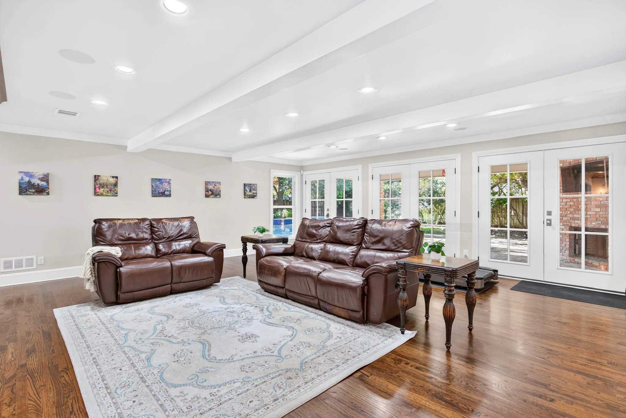 Single Family Residence For Sale in Tarrant County , 3804 Overton Park Drive W, Fort Worth, Texas 76109, 5 Bedroom, 5 Bathroom, 2 Garage spaces, 4,972 Sqft, built in 1959, mls#21406715, Real Estate Agent in Fort Worth, Homes For Sale in Tarrant county, Homes For Sale in Fort Worth, Realtor in Fort Worth Texas, Real Estate Brokerage Independent Realty Texas, Luminita Cordes Realtor