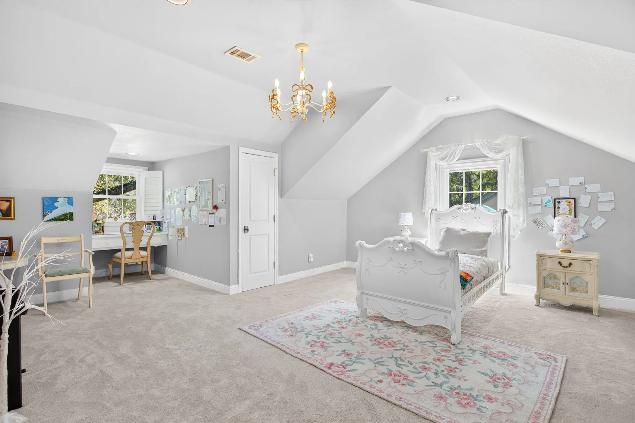 Single Family Residence For Sale in Tarrant County , 3804 Overton Park Drive W, Fort Worth, Texas 76109, 5 Bedroom, 5 Bathroom, 2 Garage spaces, 4,972 Sqft, built in 1959, mls#21406715, Real Estate Agent in Fort Worth, Homes For Sale in Tarrant county, Homes For Sale in Fort Worth, Realtor in Fort Worth Texas, Real Estate Brokerage Independent Realty Texas, Luminita Cordes Realtor