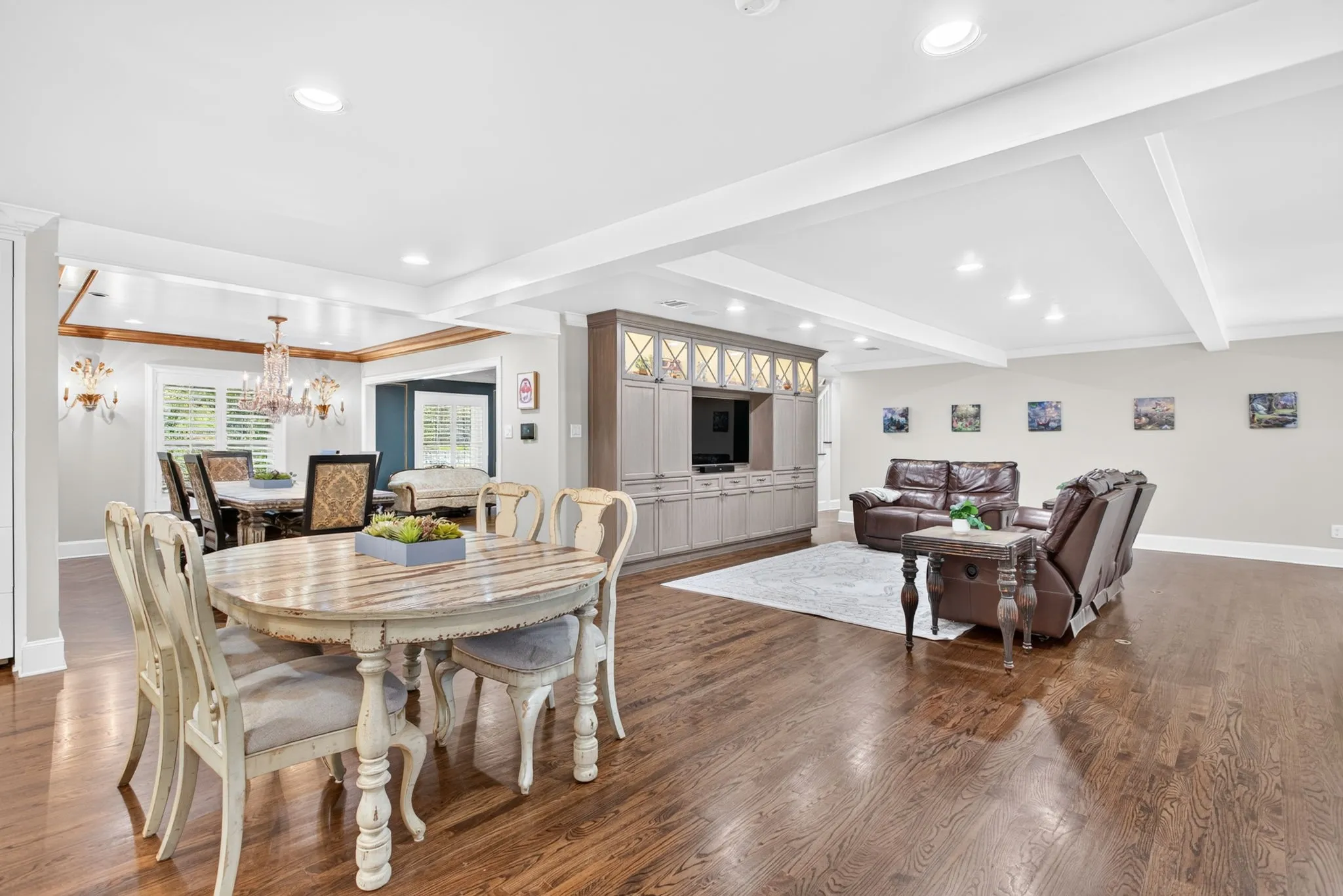 Single Family Residence For Sale in Tarrant County , 3804 Overton Park Drive W, Fort Worth, Texas 76109, 5 Bedroom, 5 Bathroom, 2 Garage spaces, 4,972 Sqft, built in 1959, mls#21406715, Real Estate Agent in Fort Worth, Homes For Sale in Tarrant county, Homes For Sale in Fort Worth, Realtor in Fort Worth Texas, Real Estate Brokerage Independent Realty Texas, Luminita Cordes Realtor