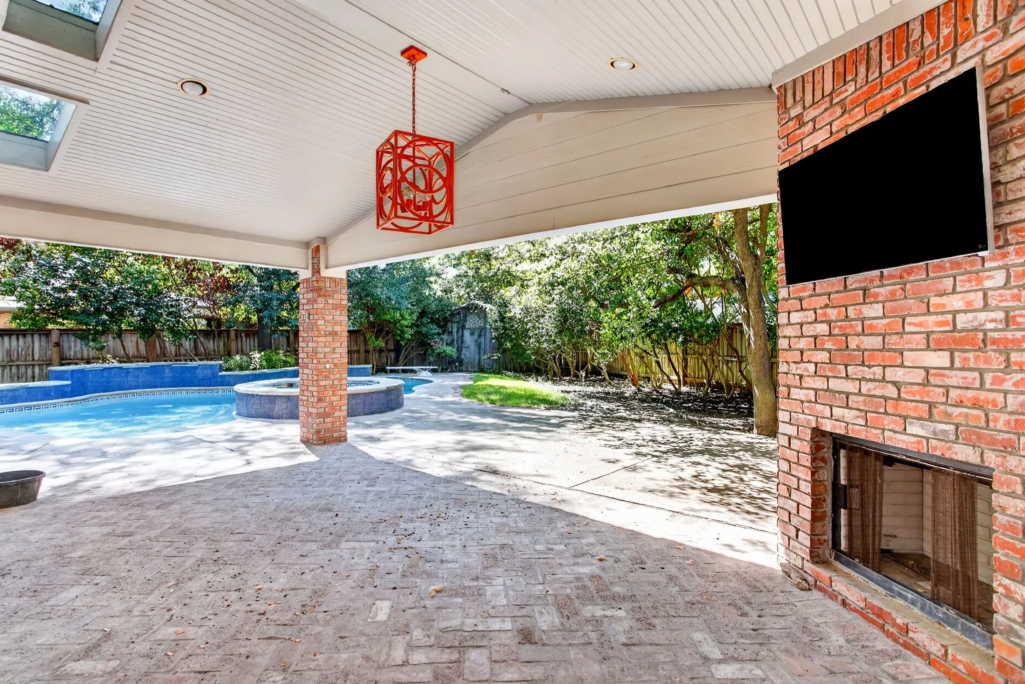 Single Family Residence For Sale in Tarrant County , 3804 Overton Park Drive W, Fort Worth, Texas 76109, 5 Bedroom, 5 Bathroom, 2 Garage spaces, 4,972 Sqft, built in 1959, mls#21406715, Real Estate Agent in Fort Worth, Homes For Sale in Tarrant county, Homes For Sale in Fort Worth, Realtor in Fort Worth Texas, Real Estate Brokerage Independent Realty Texas, Luminita Cordes Realtor