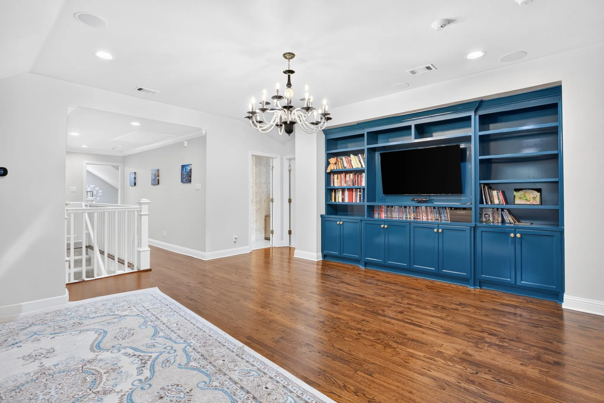 Single Family Residence For Sale in Tarrant County , 3804 Overton Park Drive W, Fort Worth, Texas 76109, 5 Bedroom, 5 Bathroom, 2 Garage spaces, 4,972 Sqft, built in 1959, mls#21406715, Real Estate Agent in Fort Worth, Homes For Sale in Tarrant county, Homes For Sale in Fort Worth, Realtor in Fort Worth Texas, Real Estate Brokerage Independent Realty Texas, Luminita Cordes Realtor