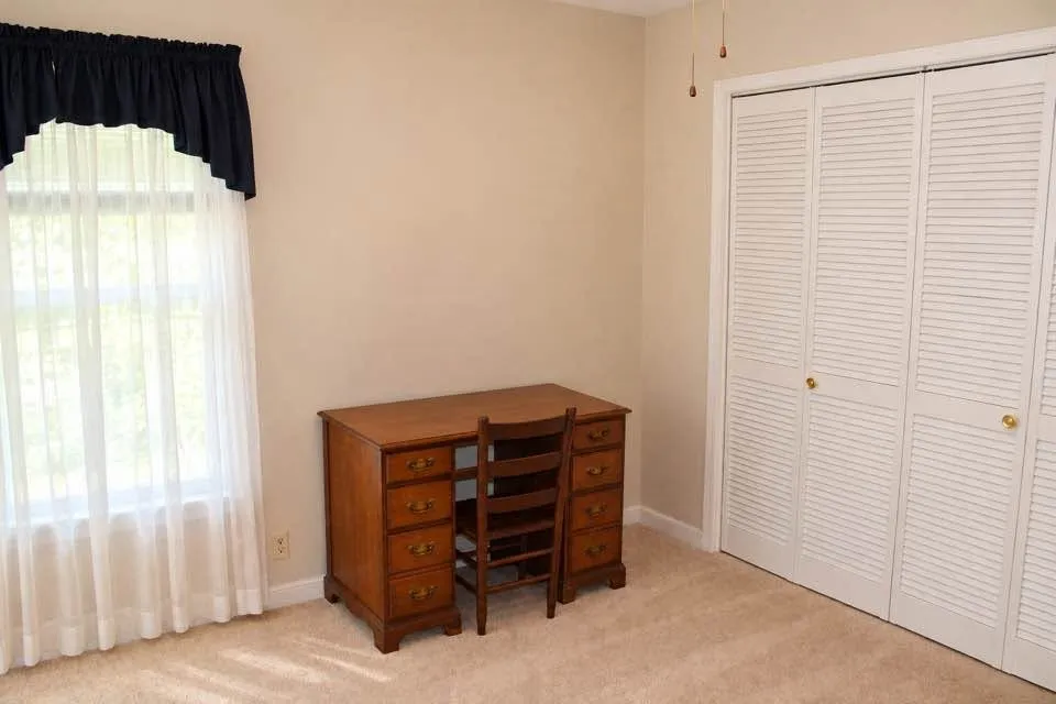 Single Family Residence For Sale in Johnson County , 611 Rose Avenue, Cleburne, Texas 76033, 2 Bedroom, 1 Bathroom, 1 Garage spaces, 840 Sqft, built in 1960, mls#21406445, Real Estate Agent in Cleburne, Homes For Sale in Johnson county, Homes For Sale in Cleburne, Realtor in Cleburne Texas, Real Estate Brokerage Independent Realty Texas, Luminita Cordes Realtor