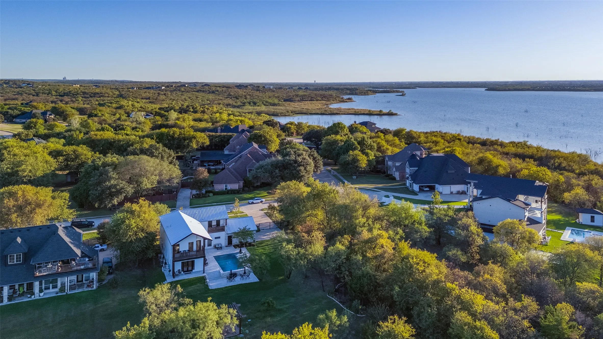 Single Family Residence For Sale in Dallas County , 1115 Moonlight Bay Drive, Grand Prairie, Texas 75104, 3 Bedroom, 3 Bathroom, 2 Garage spaces, 2,743 Sqft, built in 2019, mls#21407989, Real Estate Agent in Grand Prairie, Homes For Sale in Dallas county, Homes For Sale in Grand Prairie, Realtor in Grand Prairie Texas, Real Estate Brokerage Independent Realty Texas, Luminita Cordes Realtor
