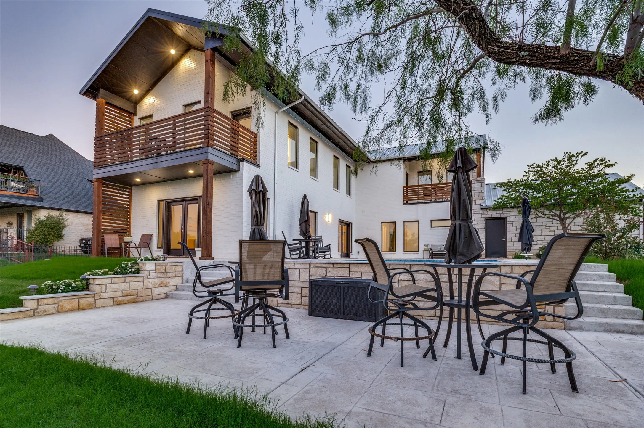 Single Family Residence For Sale in Dallas County , 1115 Moonlight Bay Drive, Grand Prairie, Texas 75104, 3 Bedroom, 3 Bathroom, 2 Garage spaces, 2,743 Sqft, built in 2019, mls#21407989, Real Estate Agent in Grand Prairie, Homes For Sale in Dallas county, Homes For Sale in Grand Prairie, Realtor in Grand Prairie Texas, Real Estate Brokerage Independent Realty Texas, Luminita Cordes Realtor