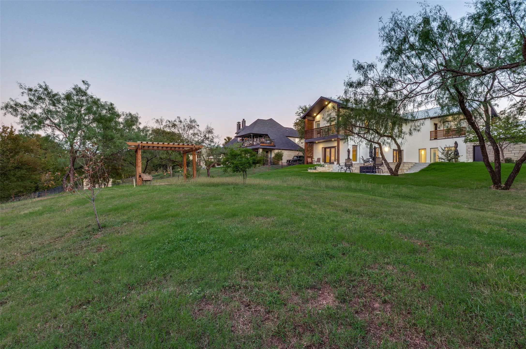 Single Family Residence For Sale in Dallas County , 1115 Moonlight Bay Drive, Grand Prairie, Texas 75104, 3 Bedroom, 3 Bathroom, 2 Garage spaces, 2,743 Sqft, built in 2019, mls#21407989, Real Estate Agent in Grand Prairie, Homes For Sale in Dallas county, Homes For Sale in Grand Prairie, Realtor in Grand Prairie Texas, Real Estate Brokerage Independent Realty Texas, Luminita Cordes Realtor