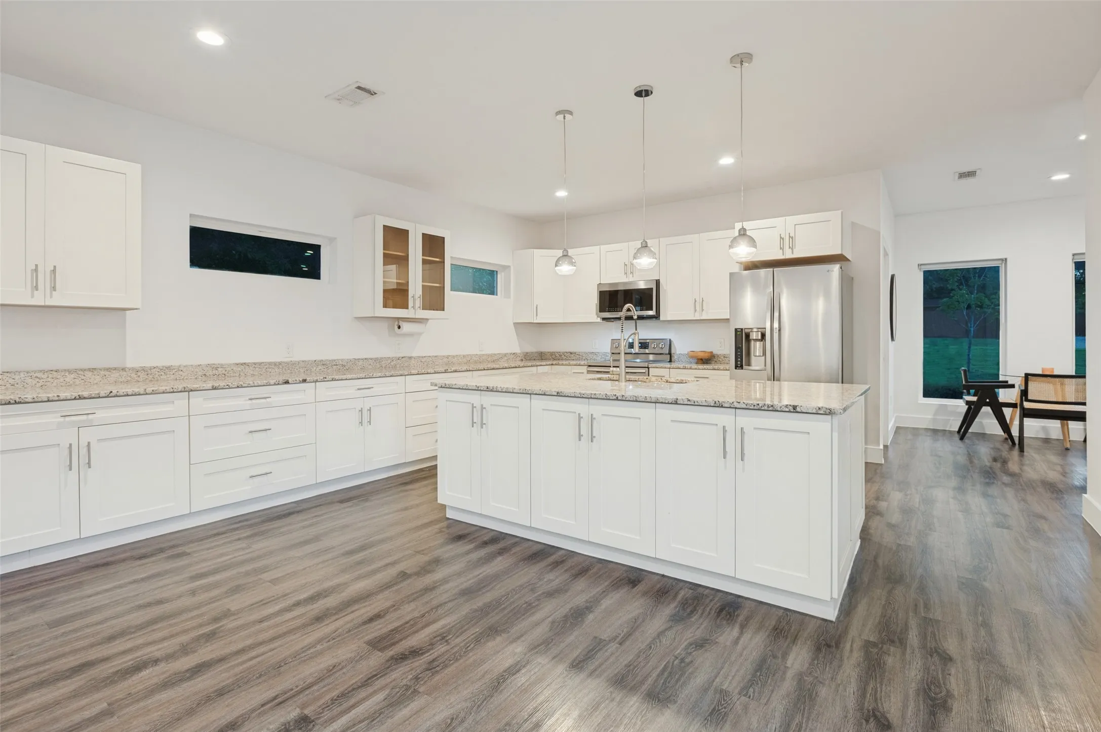 Single Family Residence For Sale in Dallas County , 1115 Moonlight Bay Drive, Grand Prairie, Texas 75104, 3 Bedroom, 3 Bathroom, 2 Garage spaces, 2,743 Sqft, built in 2019, mls#21407989, Real Estate Agent in Grand Prairie, Homes For Sale in Dallas county, Homes For Sale in Grand Prairie, Realtor in Grand Prairie Texas, Real Estate Brokerage Independent Realty Texas, Luminita Cordes Realtor
