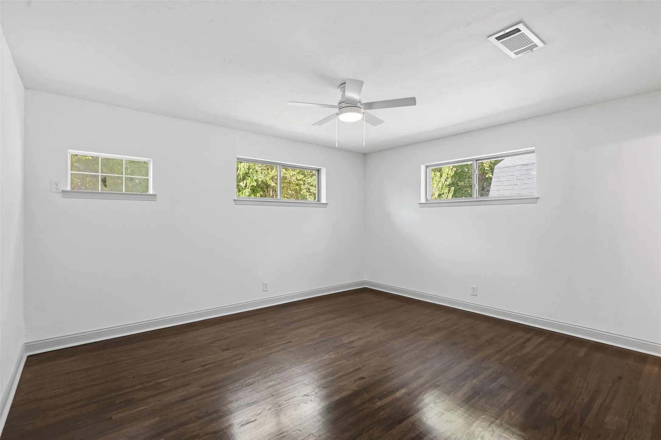 Single Family Residence For Sale in Tarrant County , 5432 Volder Drive, Fort Worth, Texas 76114, 3 Bedroom, 2 Bathroom, 1 Garage spaces, 1,790 Sqft, built in 1955, mls#21399886, Real Estate Agent in Fort Worth, Homes For Sale in Tarrant county, Homes For Sale in Fort Worth, Realtor in Fort Worth Texas, Real Estate Brokerage Independent Realty Texas, Luminita Cordes Realtor