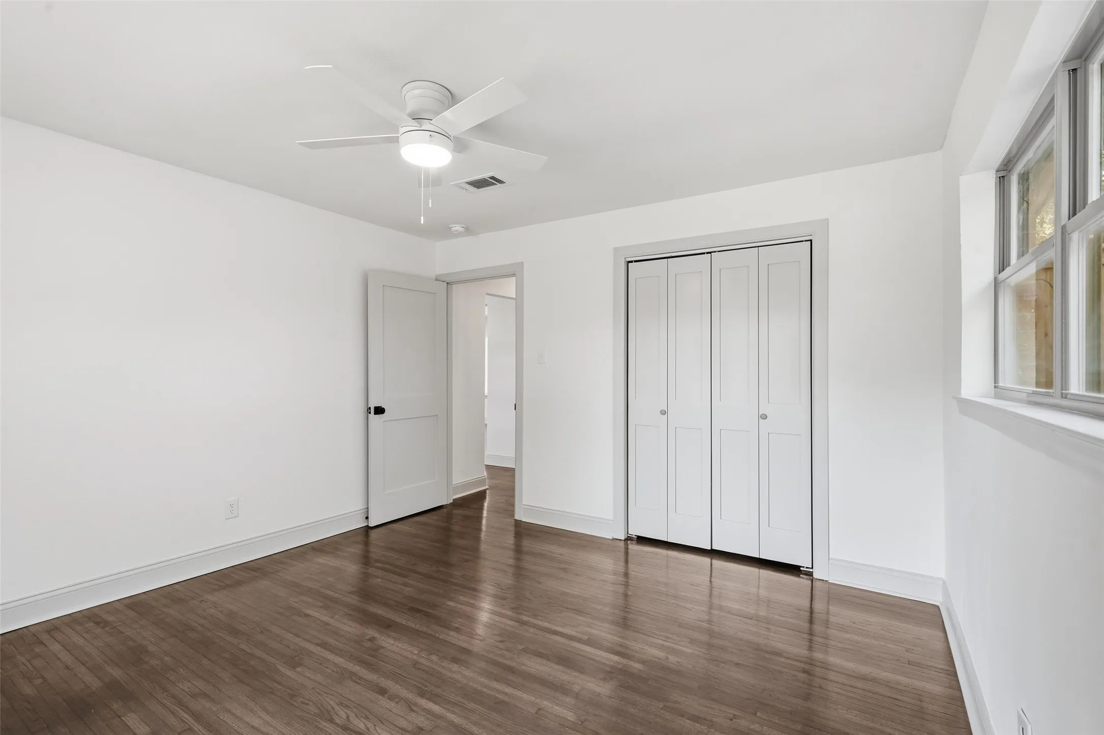 Single Family Residence For Sale in Tarrant County , 5432 Volder Drive, Fort Worth, Texas 76114, 3 Bedroom, 2 Bathroom, 1 Garage spaces, 1,790 Sqft, built in 1955, mls#21399886, Real Estate Agent in Fort Worth, Homes For Sale in Tarrant county, Homes For Sale in Fort Worth, Realtor in Fort Worth Texas, Real Estate Brokerage Independent Realty Texas, Luminita Cordes Realtor