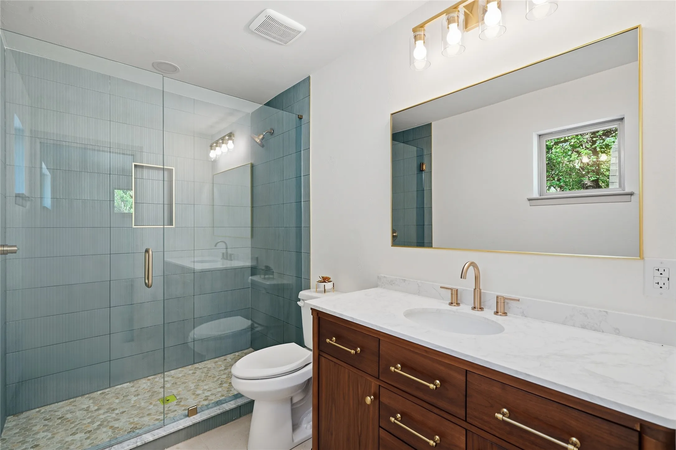 Single Family Residence For Sale in Tarrant County , 5432 Volder Drive, Fort Worth, Texas 76114, 3 Bedroom, 2 Bathroom, 1 Garage spaces, 1,790 Sqft, built in 1955, mls#21399886, Real Estate Agent in Fort Worth, Homes For Sale in Tarrant county, Homes For Sale in Fort Worth, Realtor in Fort Worth Texas, Real Estate Brokerage Independent Realty Texas, Luminita Cordes Realtor