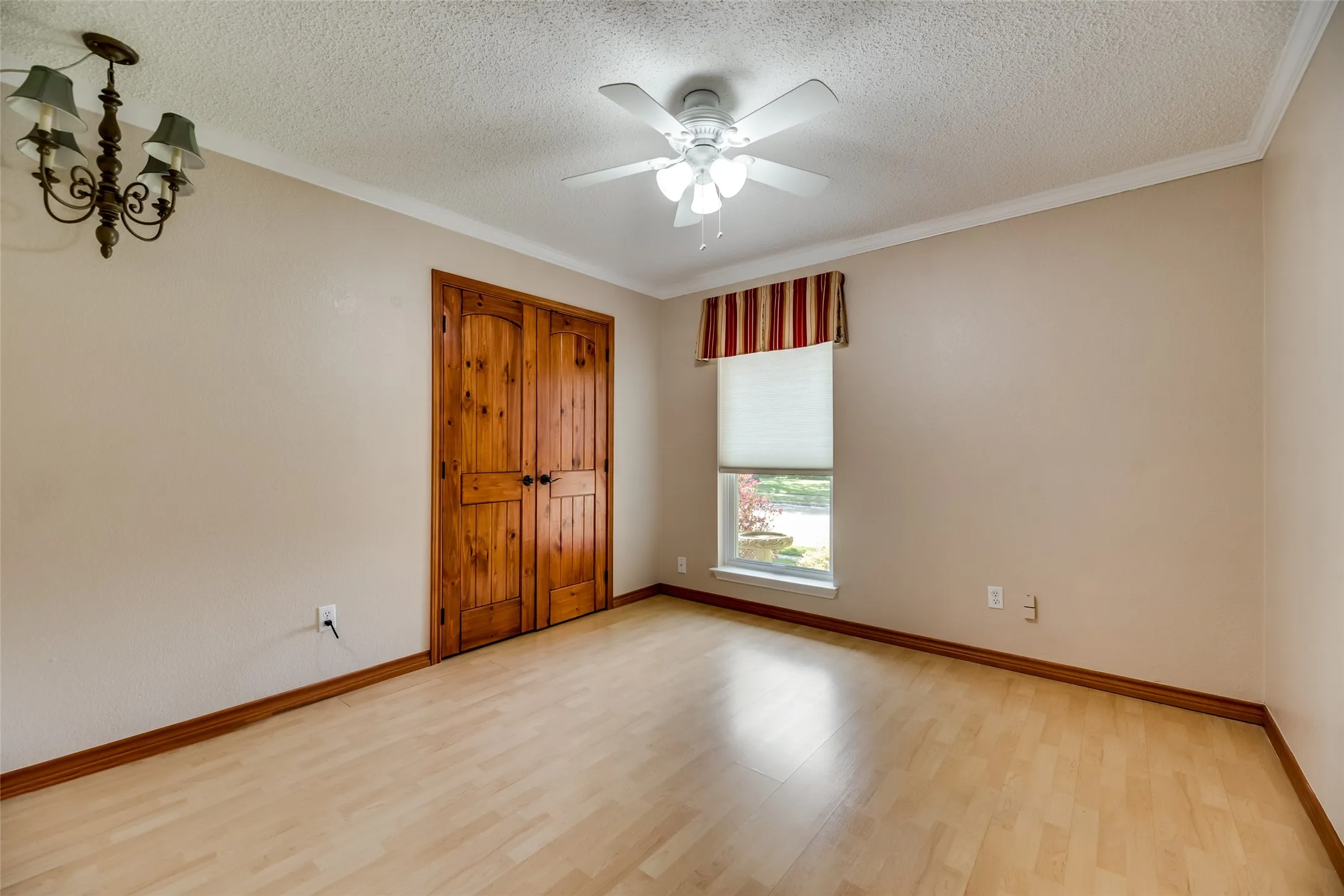 Single Family Residence For Rent in Denton County , 1307 E Branch Hollow Drive, Carrollton, Texas 75007, 4 Bedroom, 2 Bathroom, 2 Garage spaces, 2,088 Sqft, built in 1986, mls#21408103, Real Estate Agent in Carrollton, Homes For Rent in Denton county, Homes For Rent in Carrollton, Realtor in Carrollton Texas, Real Estate Brokerage Independent Realty Texas, Luminita Cordes Realtor