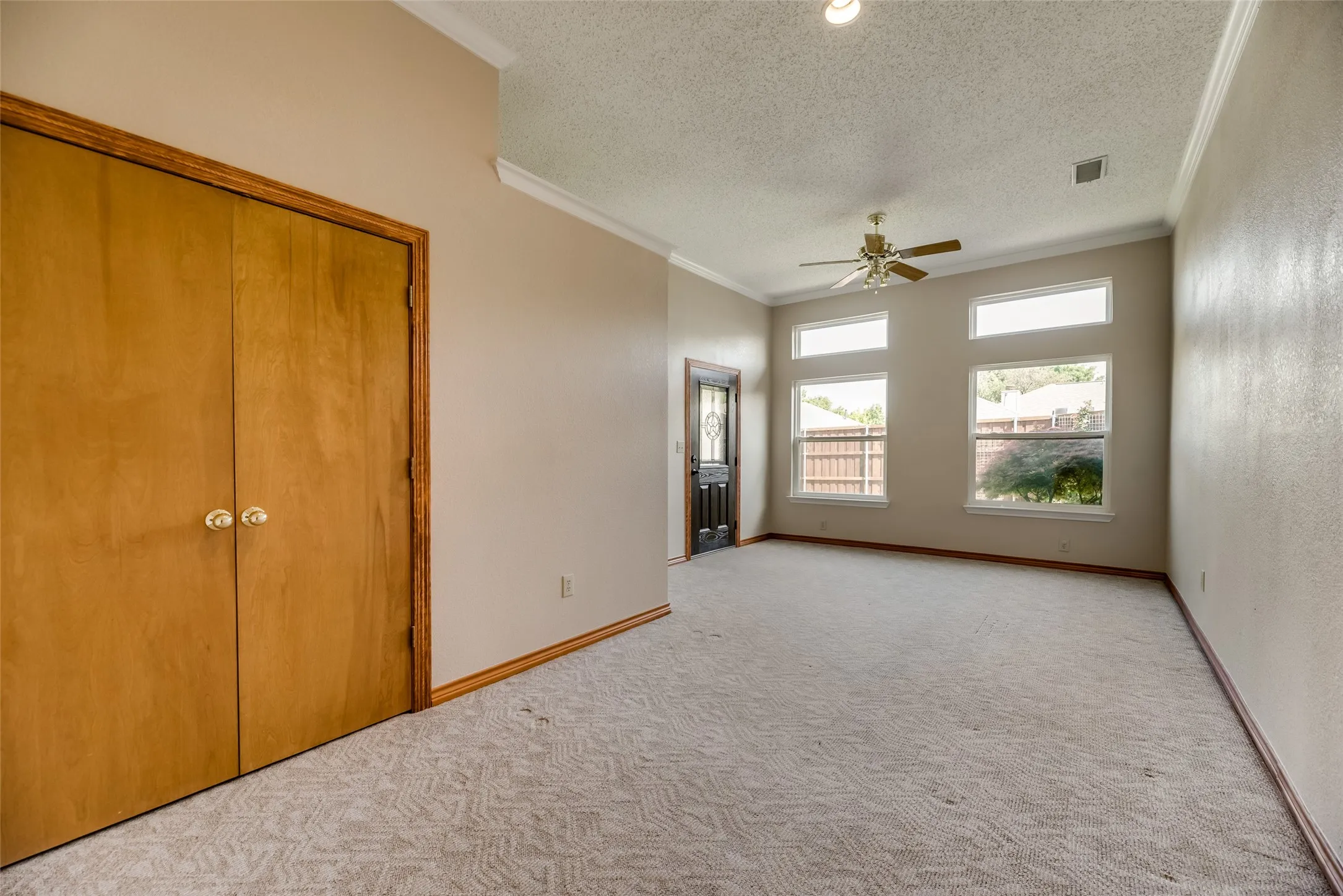 Single Family Residence For Rent in Denton County , 1307 E Branch Hollow Drive, Carrollton, Texas 75007, 4 Bedroom, 2 Bathroom, 2 Garage spaces, 2,088 Sqft, built in 1986, mls#21408103, Real Estate Agent in Carrollton, Homes For Rent in Denton county, Homes For Rent in Carrollton, Realtor in Carrollton Texas, Real Estate Brokerage Independent Realty Texas, Luminita Cordes Realtor
