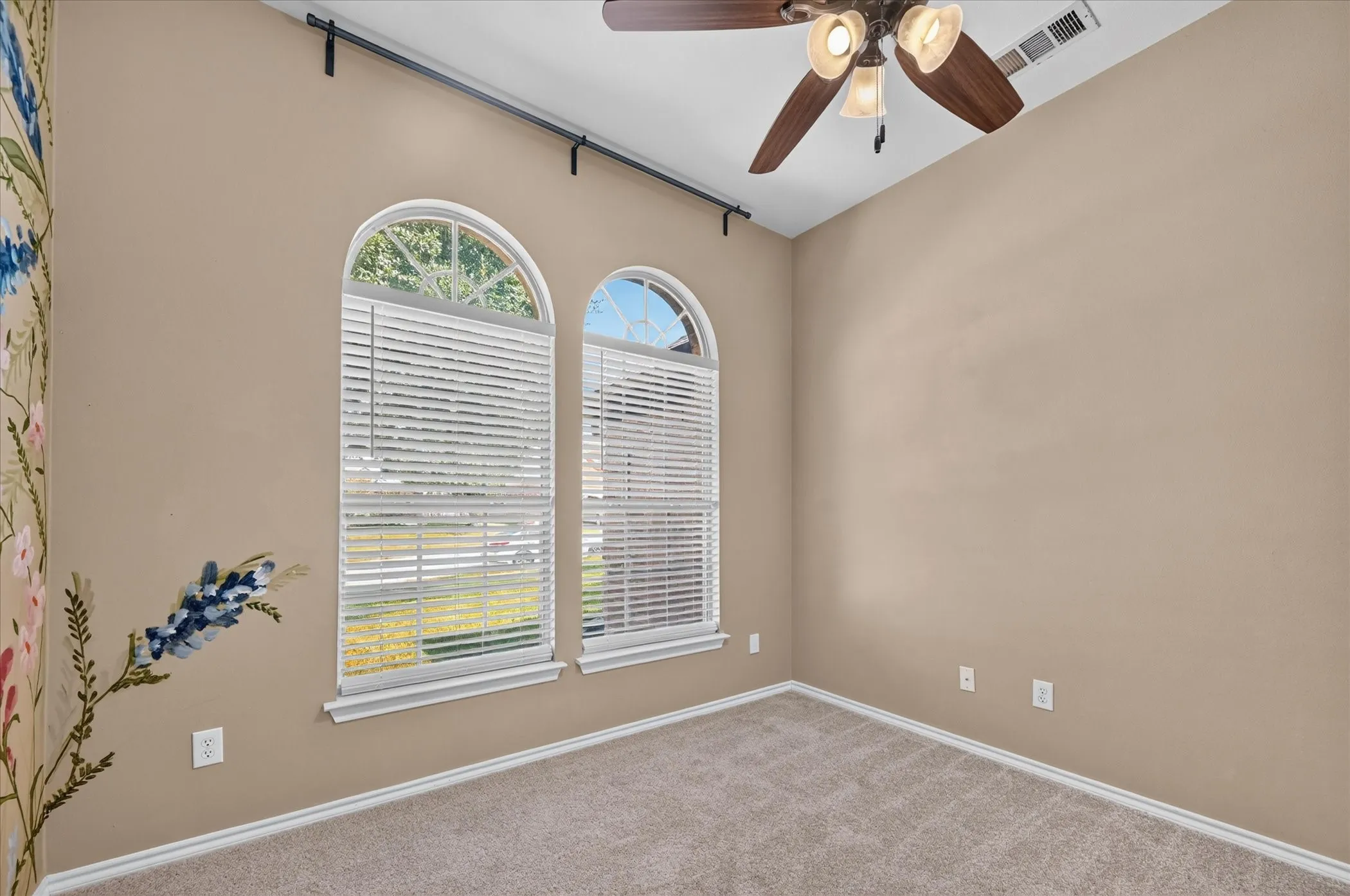 Single Family Residence For Rent in Denton County , 2720 Windstone Way, Corinth, Texas 76210, 3 Bedroom, 2 Bathroom, 2 Garage spaces, 1,887 Sqft, built in 1999, mls#21408100, Real Estate Agent in Corinth, Homes For Rent in Denton county, Homes For Rent in Corinth, Realtor in Corinth Texas, Real Estate Brokerage Independent Realty Texas, Luminita Cordes Realtor