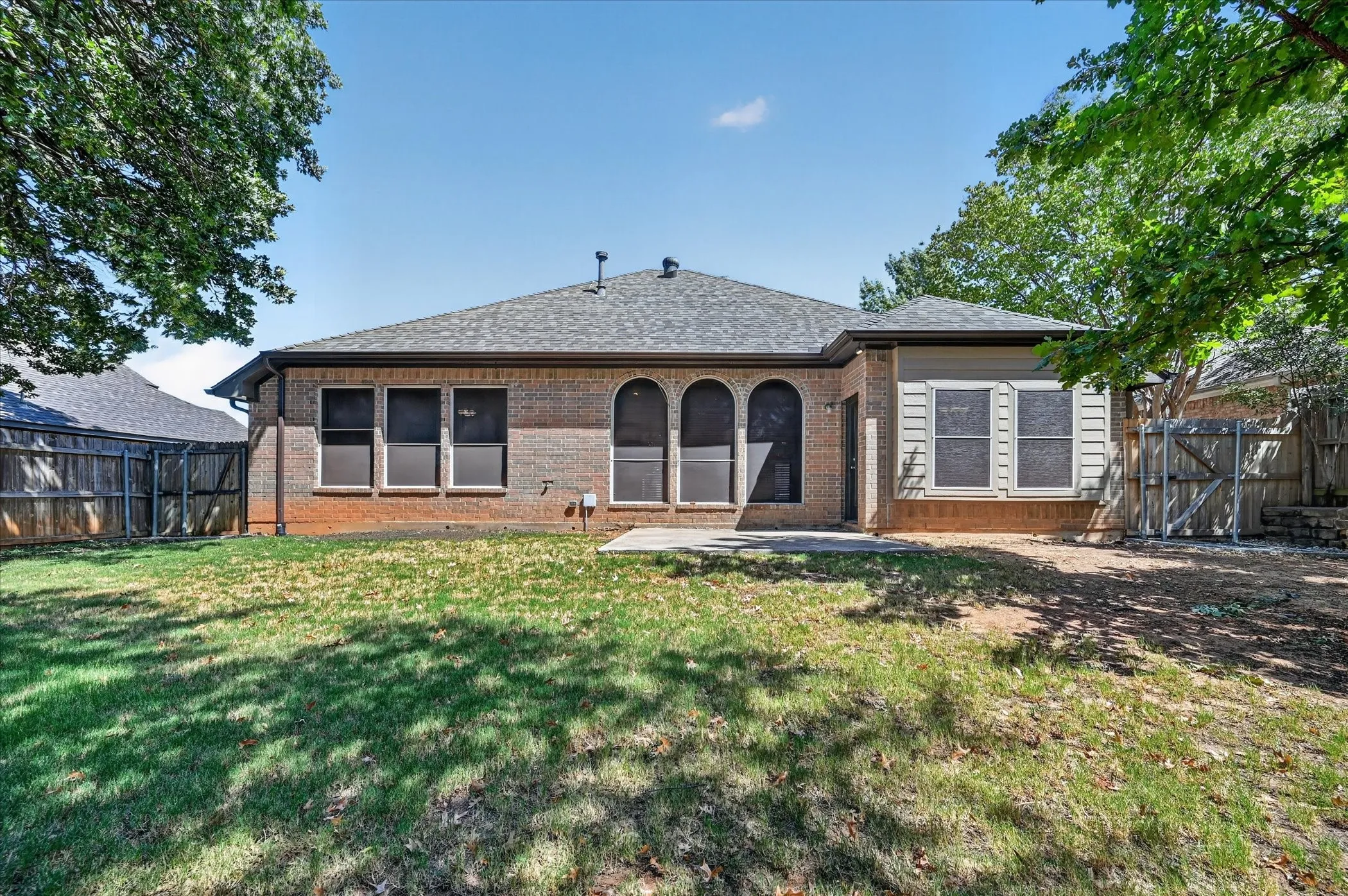 Single Family Residence For Rent in Denton County , 2720 Windstone Way, Corinth, Texas 76210, 3 Bedroom, 2 Bathroom, 2 Garage spaces, 1,887 Sqft, built in 1999, mls#21408100, Real Estate Agent in Corinth, Homes For Rent in Denton county, Homes For Rent in Corinth, Realtor in Corinth Texas, Real Estate Brokerage Independent Realty Texas, Luminita Cordes Realtor