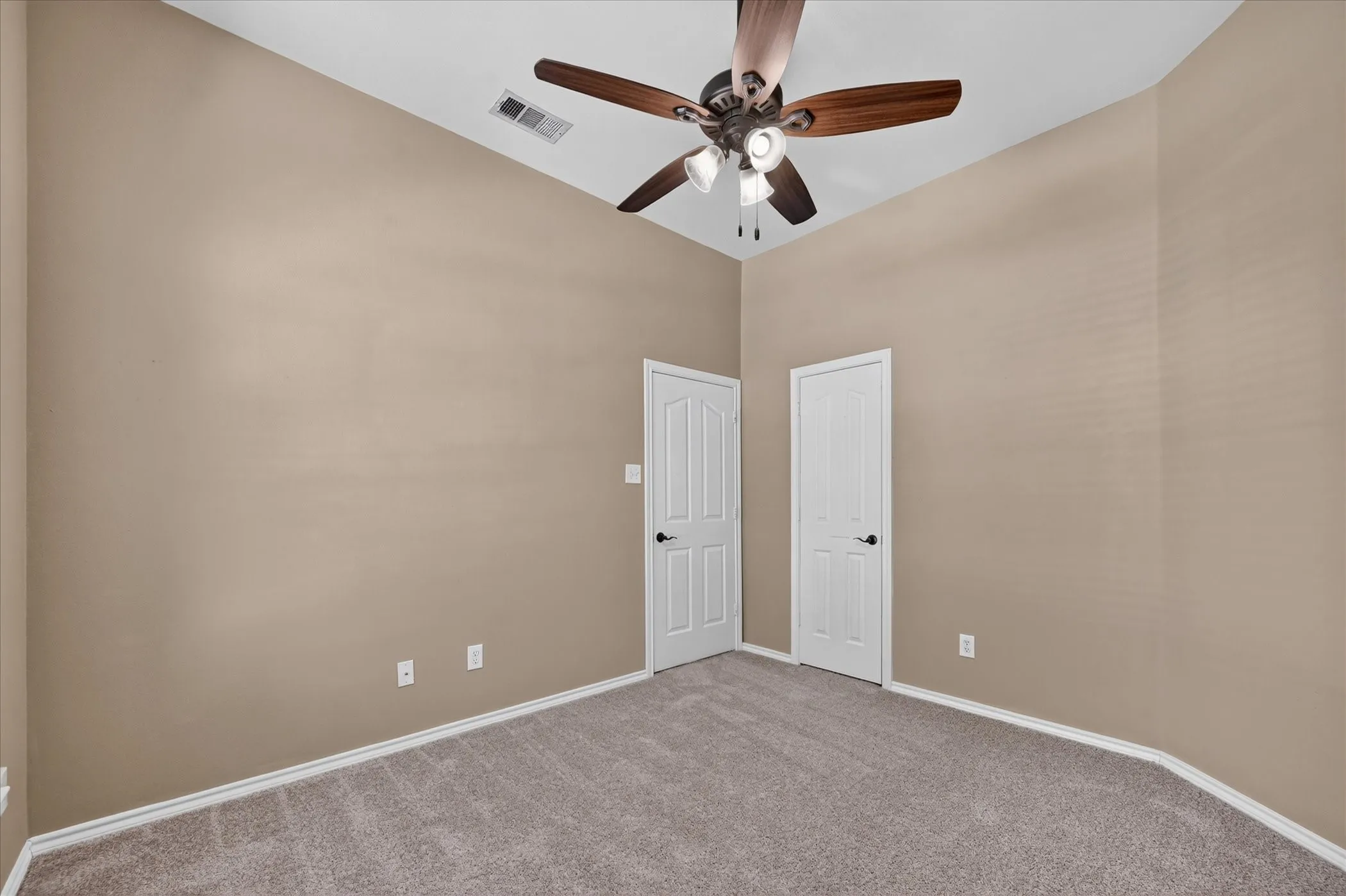 Single Family Residence For Rent in Denton County , 2720 Windstone Way, Corinth, Texas 76210, 3 Bedroom, 2 Bathroom, 2 Garage spaces, 1,887 Sqft, built in 1999, mls#21408100, Real Estate Agent in Corinth, Homes For Rent in Denton county, Homes For Rent in Corinth, Realtor in Corinth Texas, Real Estate Brokerage Independent Realty Texas, Luminita Cordes Realtor