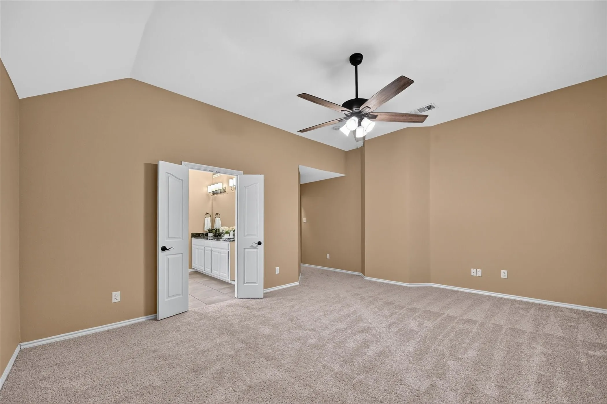 Single Family Residence For Rent in Denton County , 2720 Windstone Way, Corinth, Texas 76210, 3 Bedroom, 2 Bathroom, 2 Garage spaces, 1,887 Sqft, built in 1999, mls#21408100, Real Estate Agent in Corinth, Homes For Rent in Denton county, Homes For Rent in Corinth, Realtor in Corinth Texas, Real Estate Brokerage Independent Realty Texas, Luminita Cordes Realtor