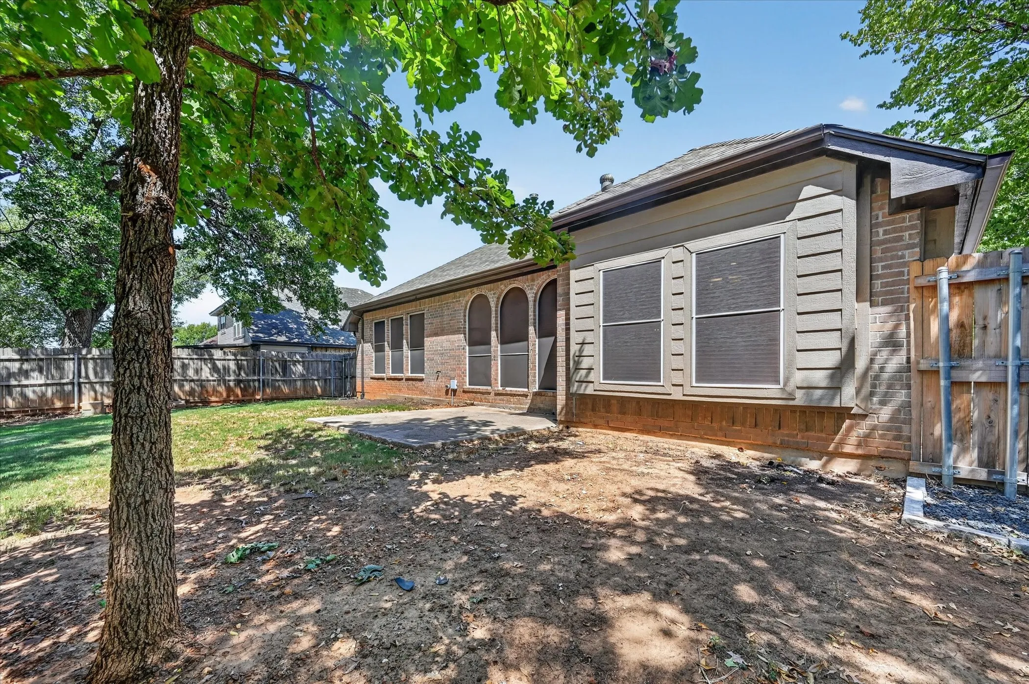 Single Family Residence For Rent in Denton County , 2720 Windstone Way, Corinth, Texas 76210, 3 Bedroom, 2 Bathroom, 2 Garage spaces, 1,887 Sqft, built in 1999, mls#21408100, Real Estate Agent in Corinth, Homes For Rent in Denton county, Homes For Rent in Corinth, Realtor in Corinth Texas, Real Estate Brokerage Independent Realty Texas, Luminita Cordes Realtor