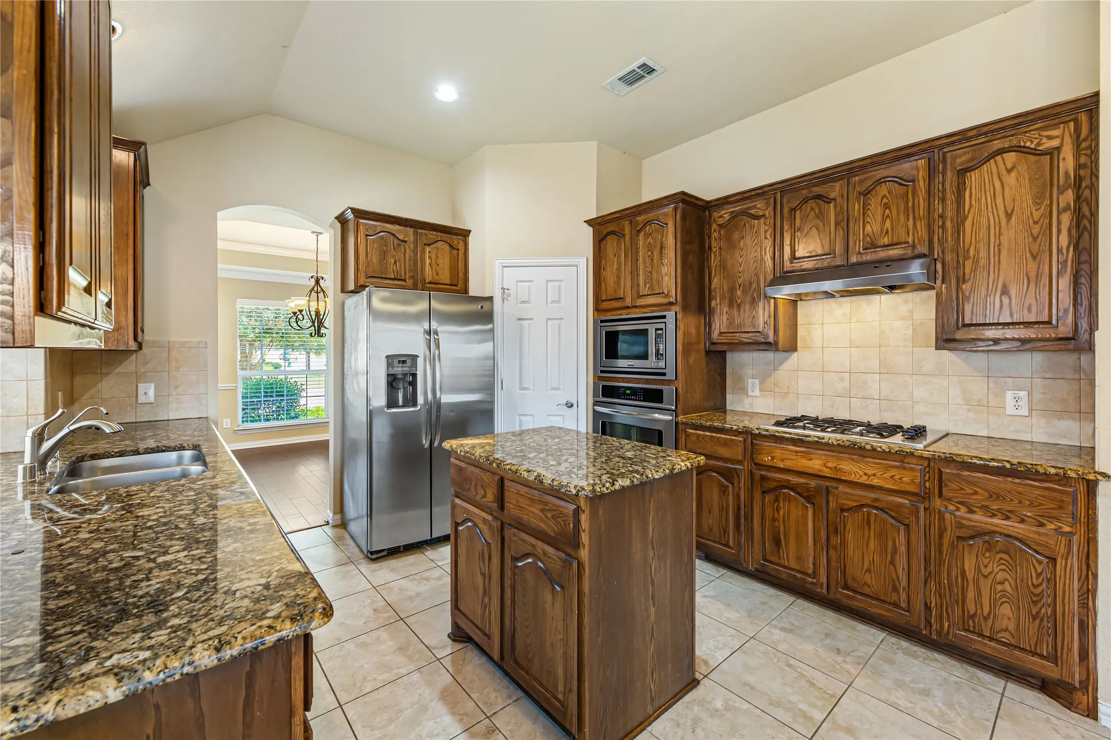 Single Family Residence For Rent in Denton County , 928 Wellington Drive, Lewisville, Texas 75067, 3 Bedroom, 2 Bathroom, 2 Garage spaces, 1,736 Sqft, built in 2013, mls#21408108, Real Estate Agent in Lewisville, Homes For Rent in Denton county, Homes For Rent in Lewisville, Realtor in Lewisville Texas, Real Estate Brokerage Independent Realty Texas, Luminita Cordes Realtor
