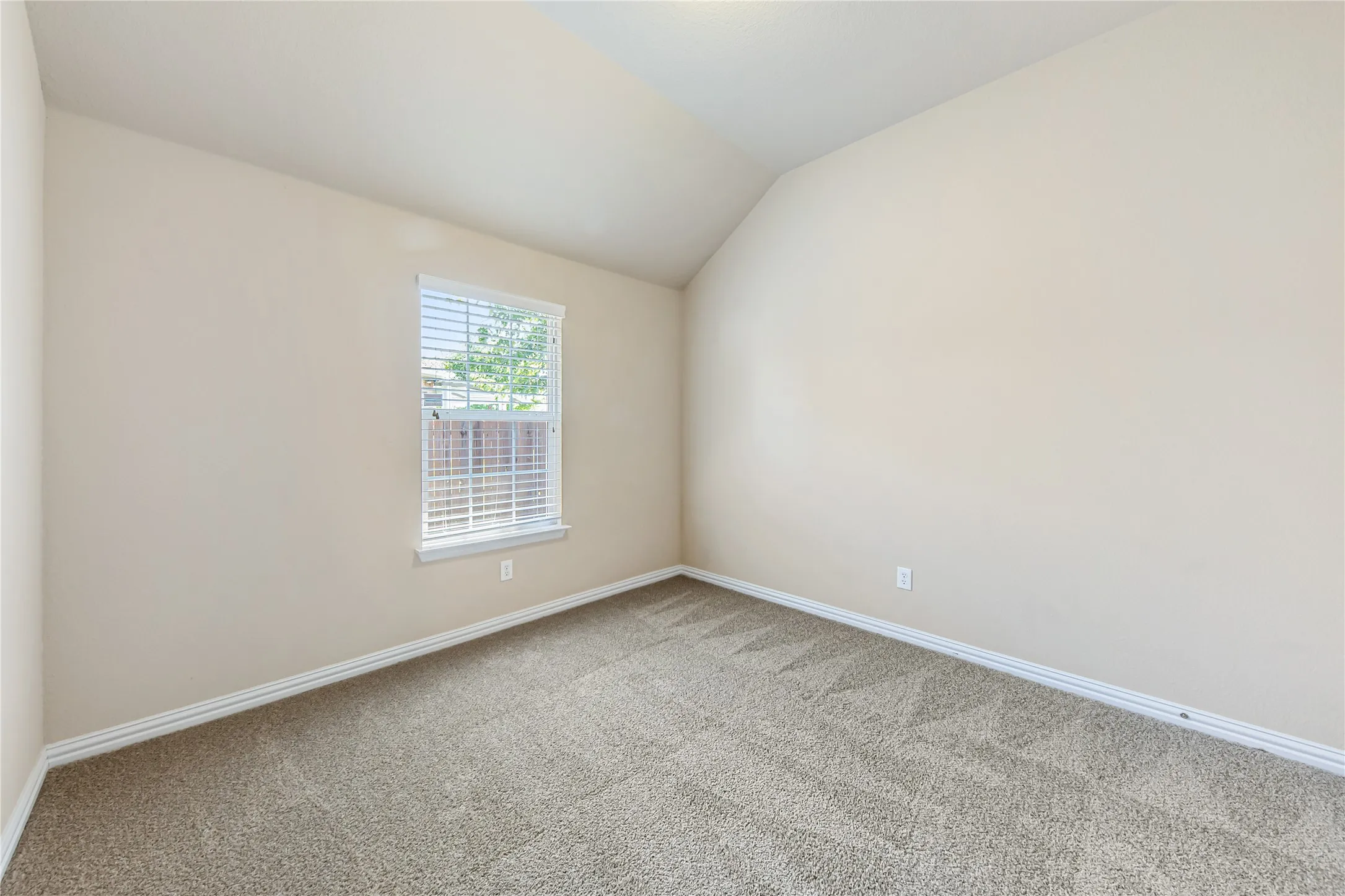Single Family Residence For Rent in Denton County , 928 Wellington Drive, Lewisville, Texas 75067, 3 Bedroom, 2 Bathroom, 2 Garage spaces, 1,736 Sqft, built in 2013, mls#21408108, Real Estate Agent in Lewisville, Homes For Rent in Denton county, Homes For Rent in Lewisville, Realtor in Lewisville Texas, Real Estate Brokerage Independent Realty Texas, Luminita Cordes Realtor