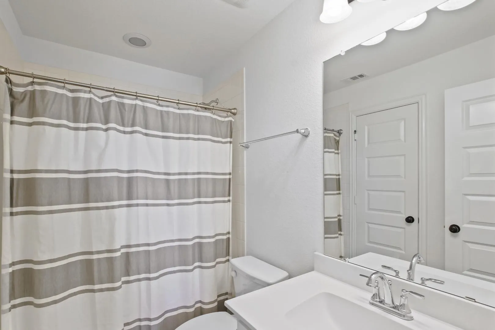 Single Family Residence For Rent in Collin County , 774 Corner Post Path, Celina, Texas 75009, 4 Bedroom, 4 Bathroom, 2 Garage spaces, 3,446 Sqft, built in 2019, mls#21407953, Real Estate Agent in Celina, Homes For Rent in Collin county, Homes For Rent in Celina, Realtor in Celina Texas, Real Estate Brokerage Independent Realty Texas, Luminita Cordes Realtor