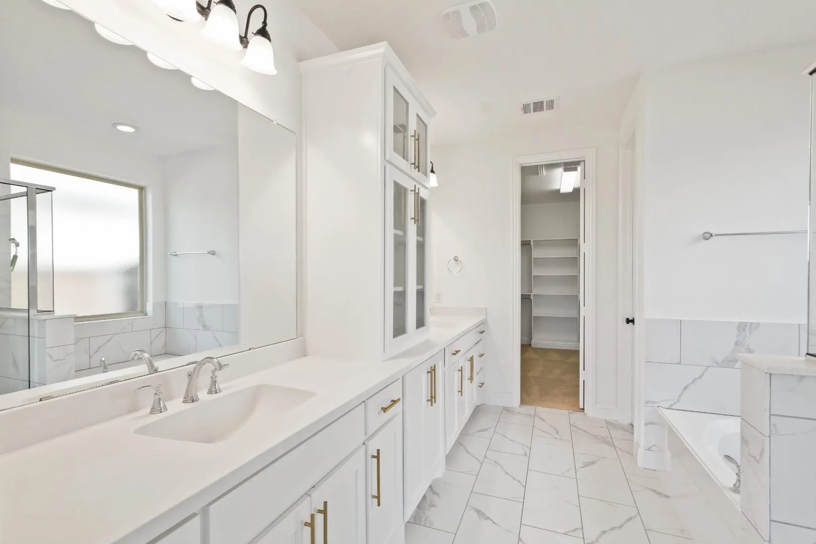 Single Family Residence For Rent in Collin County , 774 Corner Post Path, Celina, Texas 75009, 4 Bedroom, 4 Bathroom, 2 Garage spaces, 3,446 Sqft, built in 2019, mls#21407953, Real Estate Agent in Celina, Homes For Rent in Collin county, Homes For Rent in Celina, Realtor in Celina Texas, Real Estate Brokerage Independent Realty Texas, Luminita Cordes Realtor
