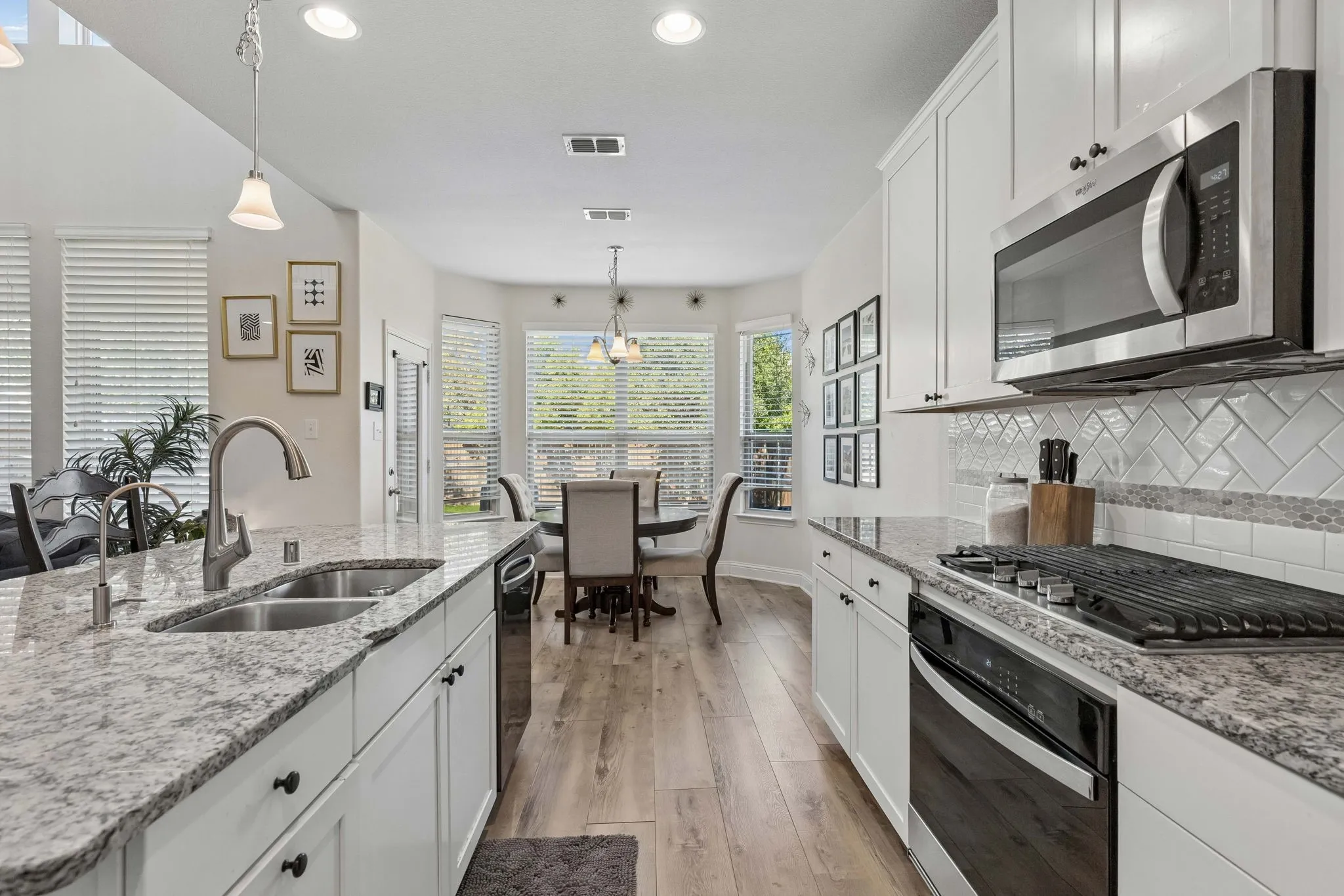 Single Family Residence For Sale in Collin County , 1308 Caney Creek Lane, Mc Kinney, Texas 75071, 4 Bedroom, 4 Bathroom, 2 Garage spaces, 2,738 Sqft, built in 2016, mls#21407432, Real Estate Agent in Mc Kinney, Homes For Sale in Collin county, Homes For Sale in Mc Kinney, Realtor in Mc Kinney Texas, Real Estate Brokerage Independent Realty Texas, Luminita Cordes Realtor