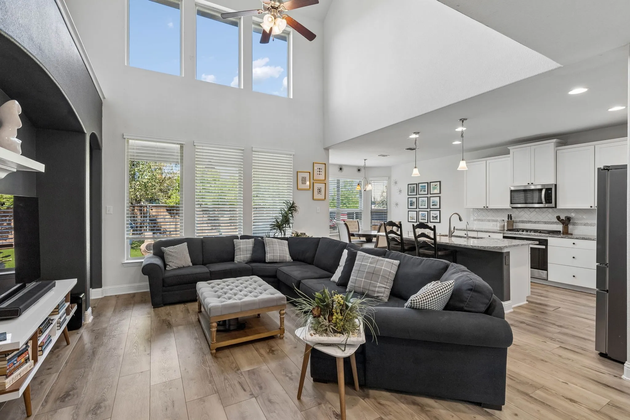 Single Family Residence For Sale in Collin County , 1308 Caney Creek Lane, Mc Kinney, Texas 75071, 4 Bedroom, 4 Bathroom, 2 Garage spaces, 2,738 Sqft, built in 2016, mls#21407432, Real Estate Agent in Mc Kinney, Homes For Sale in Collin county, Homes For Sale in Mc Kinney, Realtor in Mc Kinney Texas, Real Estate Brokerage Independent Realty Texas, Luminita Cordes Realtor