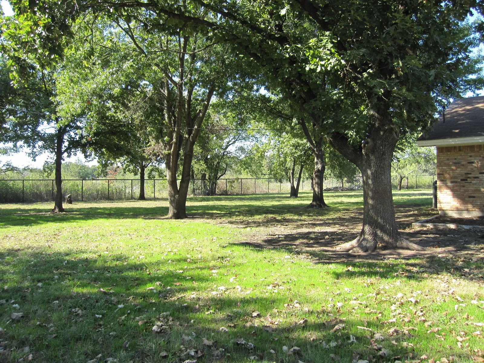 Single Family Residence For Sale in Wise County , 508 S Hovey Street, Chico, Texas 76431, 3 Bedroom, 2 Bathroom, 2 Garage spaces, 1,470 Sqft, built in 1979, mls#21405683, Real Estate Agent in Chico, Homes For Sale in Wise county, Homes For Sale in Chico, Realtor in Chico Texas, Real Estate Brokerage Independent Realty Texas, Luminita Cordes Realtor