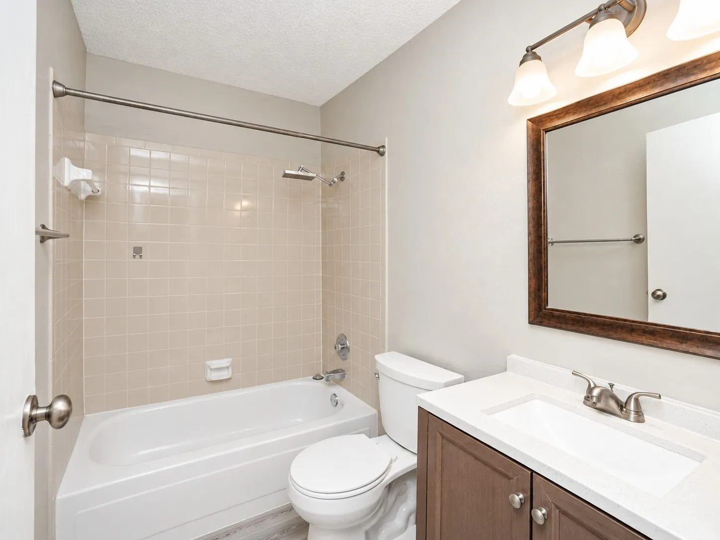 Single Family Residence For Rent in Tarrant County , 302 Rosemary, Euless, Texas 76039, 3 Bedroom, 2 Bathroom, 2 Garage spaces, 1,388 Sqft, built in 1983, mls#21408104, Real Estate Agent in Euless, Homes For Rent in Tarrant county, Homes For Rent in Euless, Realtor in Euless Texas, Real Estate Brokerage Independent Realty Texas, Luminita Cordes Realtor