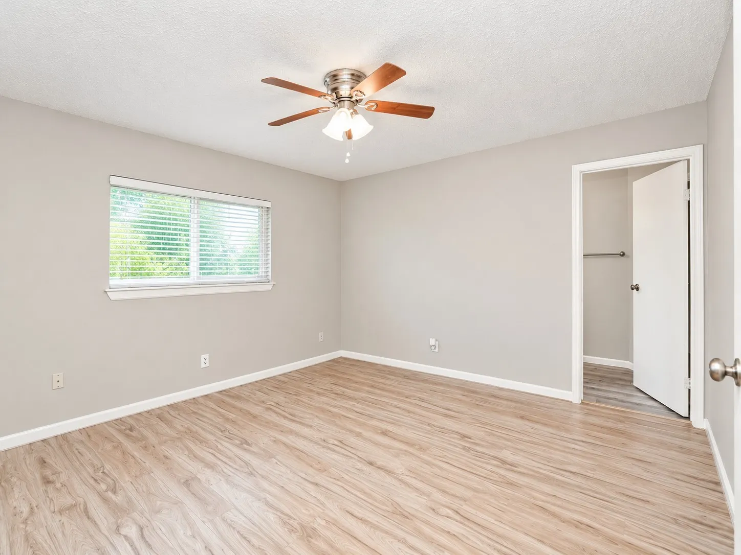 Single Family Residence For Rent in Tarrant County , 302 Rosemary, Euless, Texas 76039, 3 Bedroom, 2 Bathroom, 2 Garage spaces, 1,388 Sqft, built in 1983, mls#21408104, Real Estate Agent in Euless, Homes For Rent in Tarrant county, Homes For Rent in Euless, Realtor in Euless Texas, Real Estate Brokerage Independent Realty Texas, Luminita Cordes Realtor