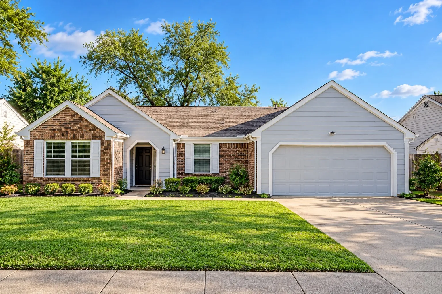 Single Family Residence For Rent in Tarrant County , 302 Rosemary, Euless, Texas 76039, 3 Bedroom, 2 Bathroom, 2 Garage spaces, 1,388 Sqft, built in 1983, mls#21408104, Real Estate Agent in Euless, Homes For Rent in Tarrant county, Homes For Rent in Euless, Realtor in Euless Texas, Real Estate Brokerage Independent Realty Texas, Luminita Cordes Realtor