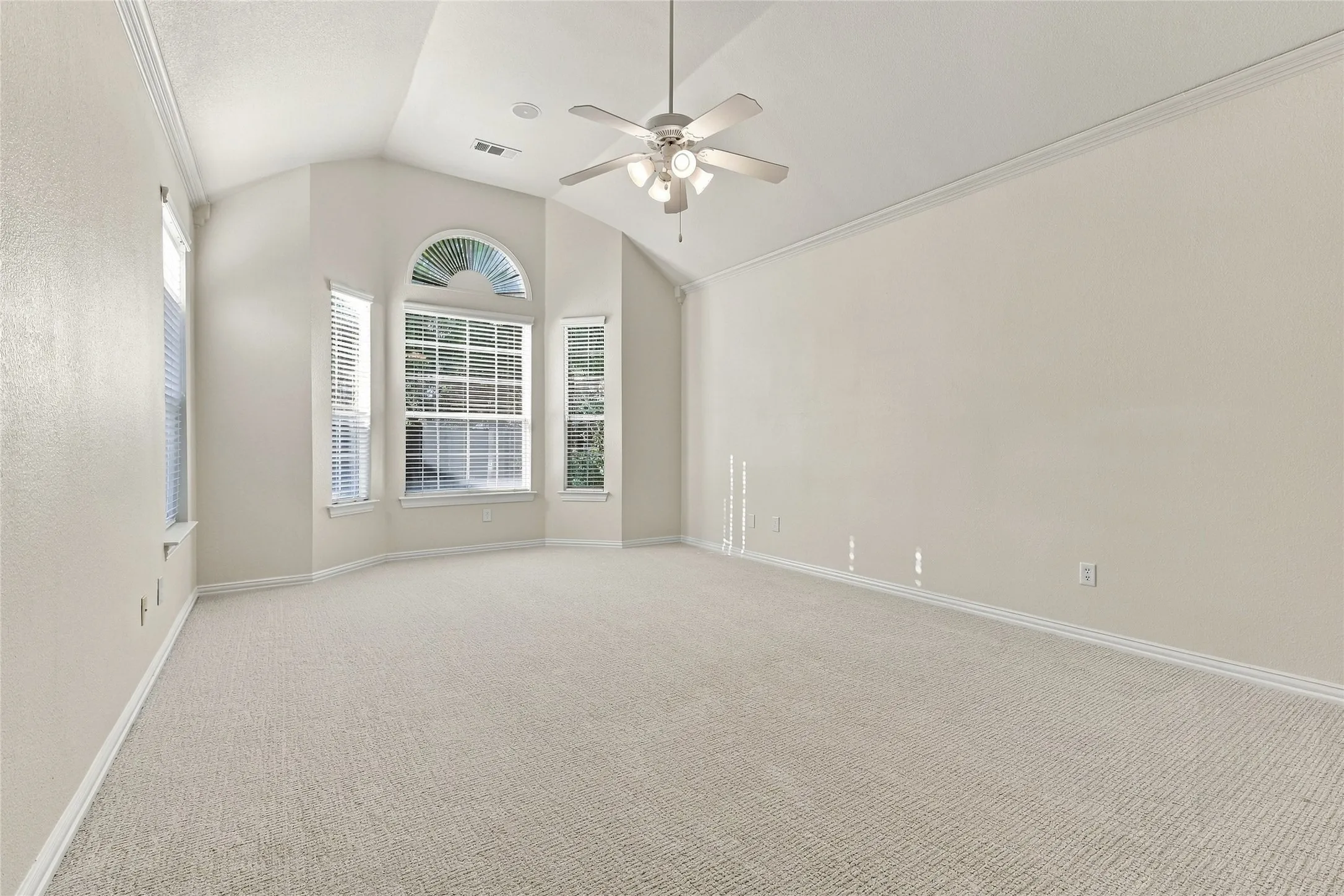 Single Family Residence For Sale in Collin County , 1908 San Carlos Avenue, Allen, Texas 75002, 5 Bedroom, 3 Bathroom, 3 Garage spaces, 3,276 Sqft, built in 2001, mls#21407553, Real Estate Agent in Allen, Homes For Sale in Collin county, Homes For Sale in Allen, Realtor in Allen Texas, Real Estate Brokerage Independent Realty Texas, Luminita Cordes Realtor
