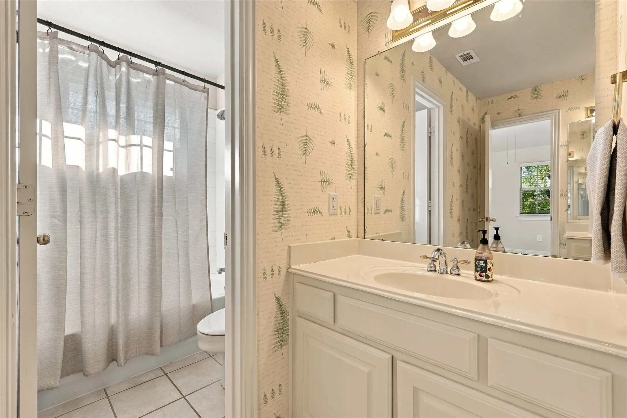 Single Family Residence For Sale in Collin County , 1908 San Carlos Avenue, Allen, Texas 75002, 5 Bedroom, 3 Bathroom, 3 Garage spaces, 3,276 Sqft, built in 2001, mls#21407553, Real Estate Agent in Allen, Homes For Sale in Collin county, Homes For Sale in Allen, Realtor in Allen Texas, Real Estate Brokerage Independent Realty Texas, Luminita Cordes Realtor
