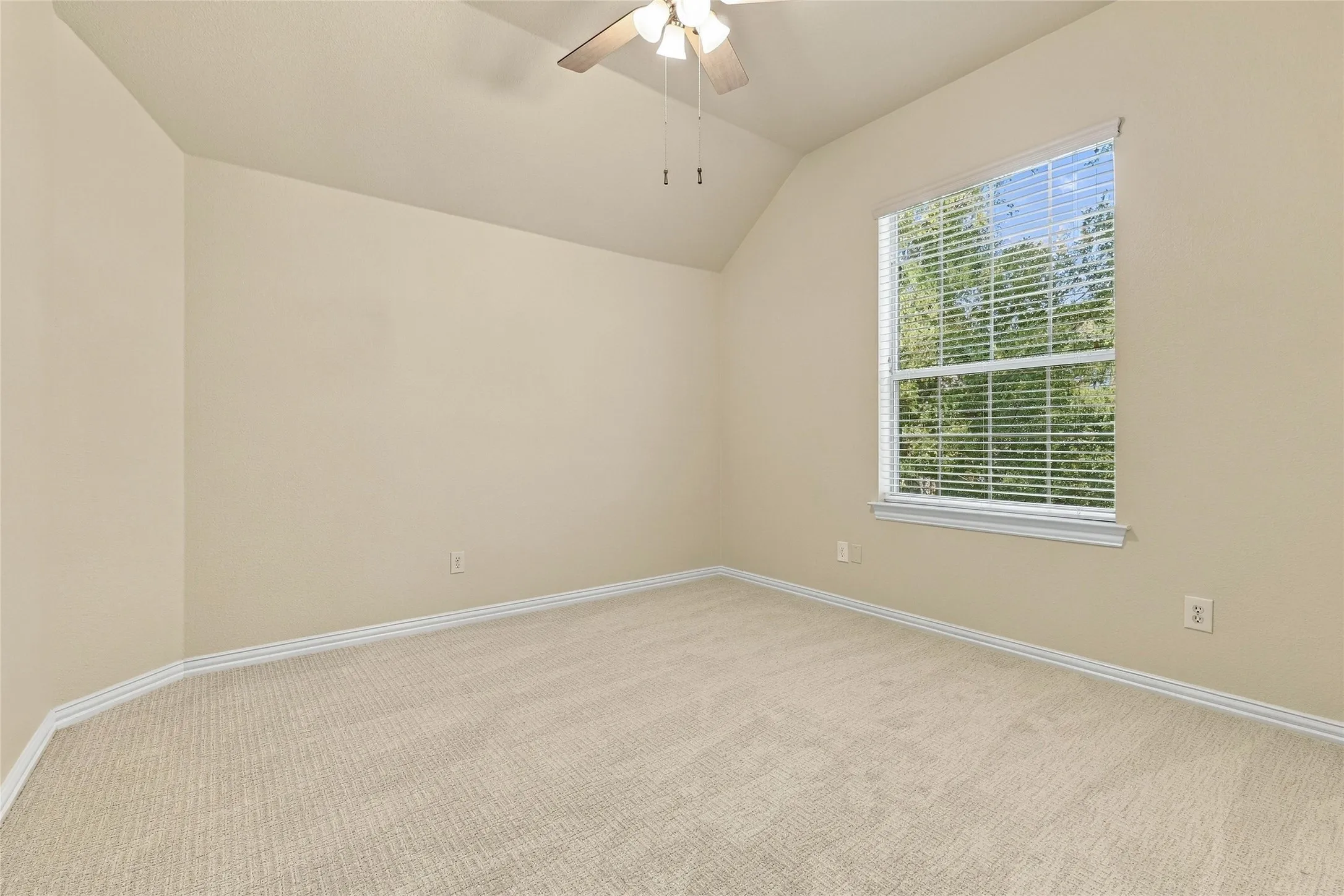 Single Family Residence For Sale in Collin County , 1908 San Carlos Avenue, Allen, Texas 75002, 5 Bedroom, 3 Bathroom, 3 Garage spaces, 3,276 Sqft, built in 2001, mls#21407553, Real Estate Agent in Allen, Homes For Sale in Collin county, Homes For Sale in Allen, Realtor in Allen Texas, Real Estate Brokerage Independent Realty Texas, Luminita Cordes Realtor