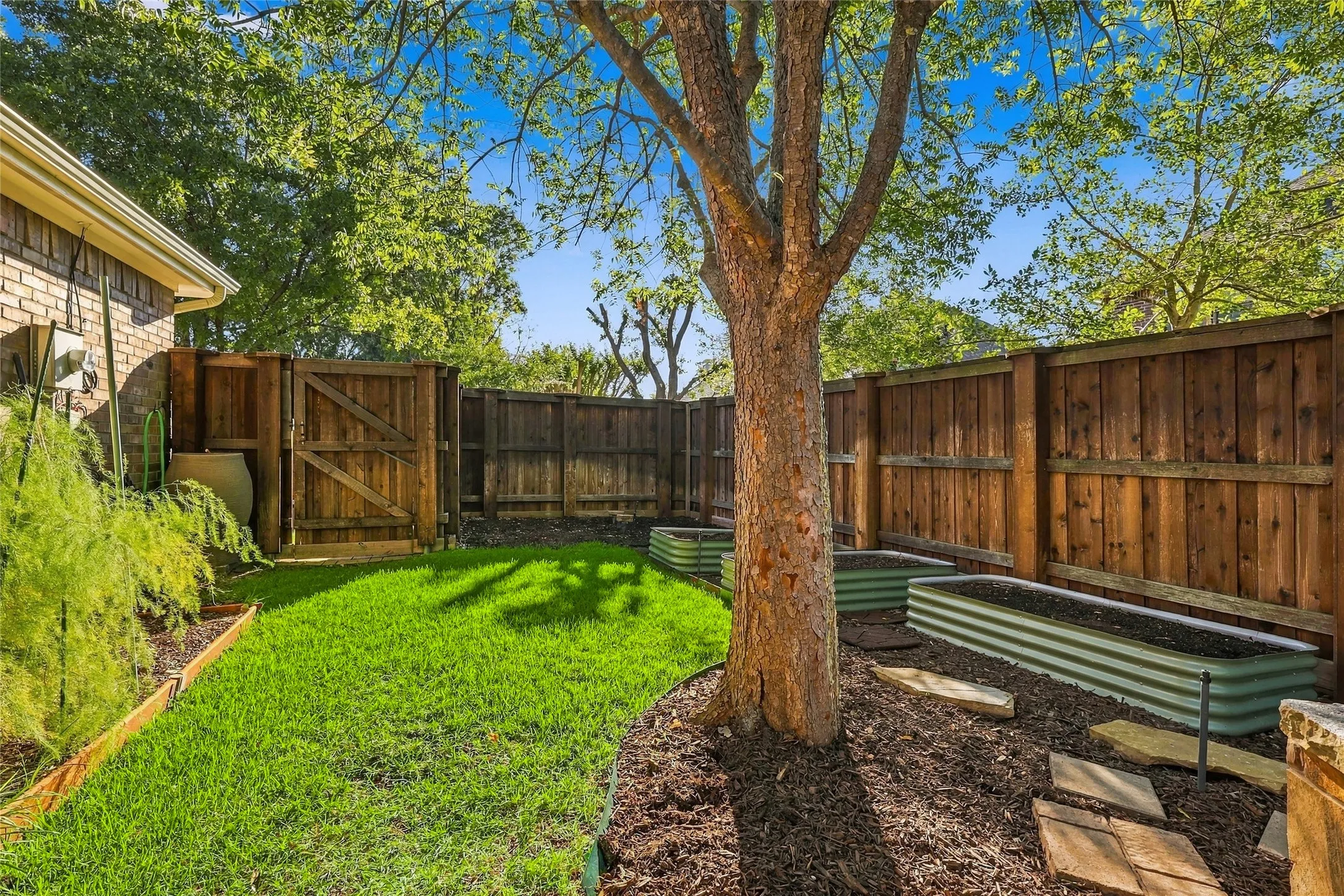 Single Family Residence For Sale in Collin County , 1908 San Carlos Avenue, Allen, Texas 75002, 5 Bedroom, 3 Bathroom, 3 Garage spaces, 3,276 Sqft, built in 2001, mls#21407553, Real Estate Agent in Allen, Homes For Sale in Collin county, Homes For Sale in Allen, Realtor in Allen Texas, Real Estate Brokerage Independent Realty Texas, Luminita Cordes Realtor