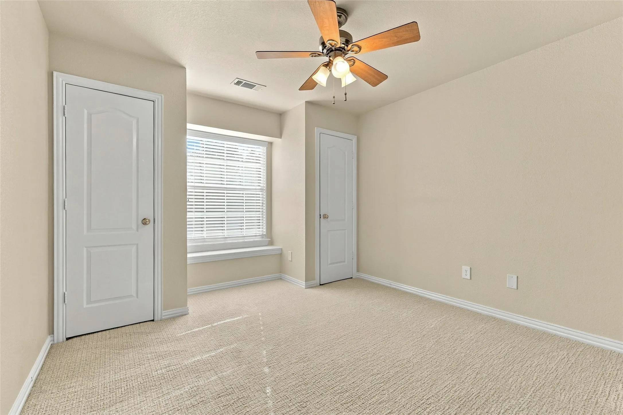 Single Family Residence For Sale in Collin County , 1908 San Carlos Avenue, Allen, Texas 75002, 5 Bedroom, 3 Bathroom, 3 Garage spaces, 3,276 Sqft, built in 2001, mls#21407553, Real Estate Agent in Allen, Homes For Sale in Collin county, Homes For Sale in Allen, Realtor in Allen Texas, Real Estate Brokerage Independent Realty Texas, Luminita Cordes Realtor