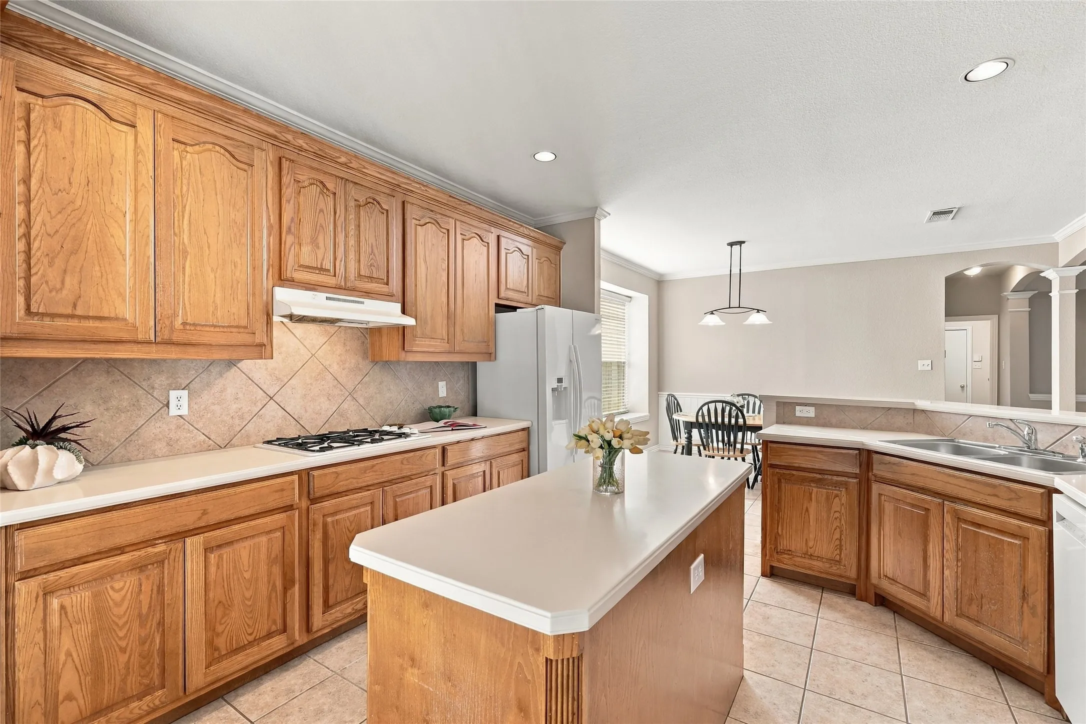 Single Family Residence For Sale in Collin County , 1908 San Carlos Avenue, Allen, Texas 75002, 5 Bedroom, 3 Bathroom, 3 Garage spaces, 3,276 Sqft, built in 2001, mls#21407553, Real Estate Agent in Allen, Homes For Sale in Collin county, Homes For Sale in Allen, Realtor in Allen Texas, Real Estate Brokerage Independent Realty Texas, Luminita Cordes Realtor