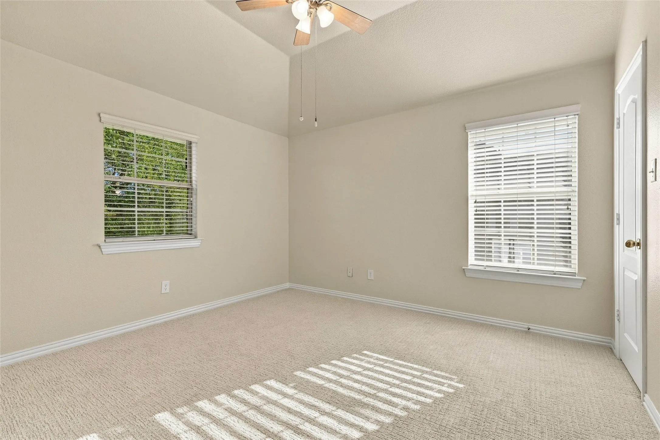 Single Family Residence For Sale in Collin County , 1908 San Carlos Avenue, Allen, Texas 75002, 5 Bedroom, 3 Bathroom, 3 Garage spaces, 3,276 Sqft, built in 2001, mls#21407553, Real Estate Agent in Allen, Homes For Sale in Collin county, Homes For Sale in Allen, Realtor in Allen Texas, Real Estate Brokerage Independent Realty Texas, Luminita Cordes Realtor