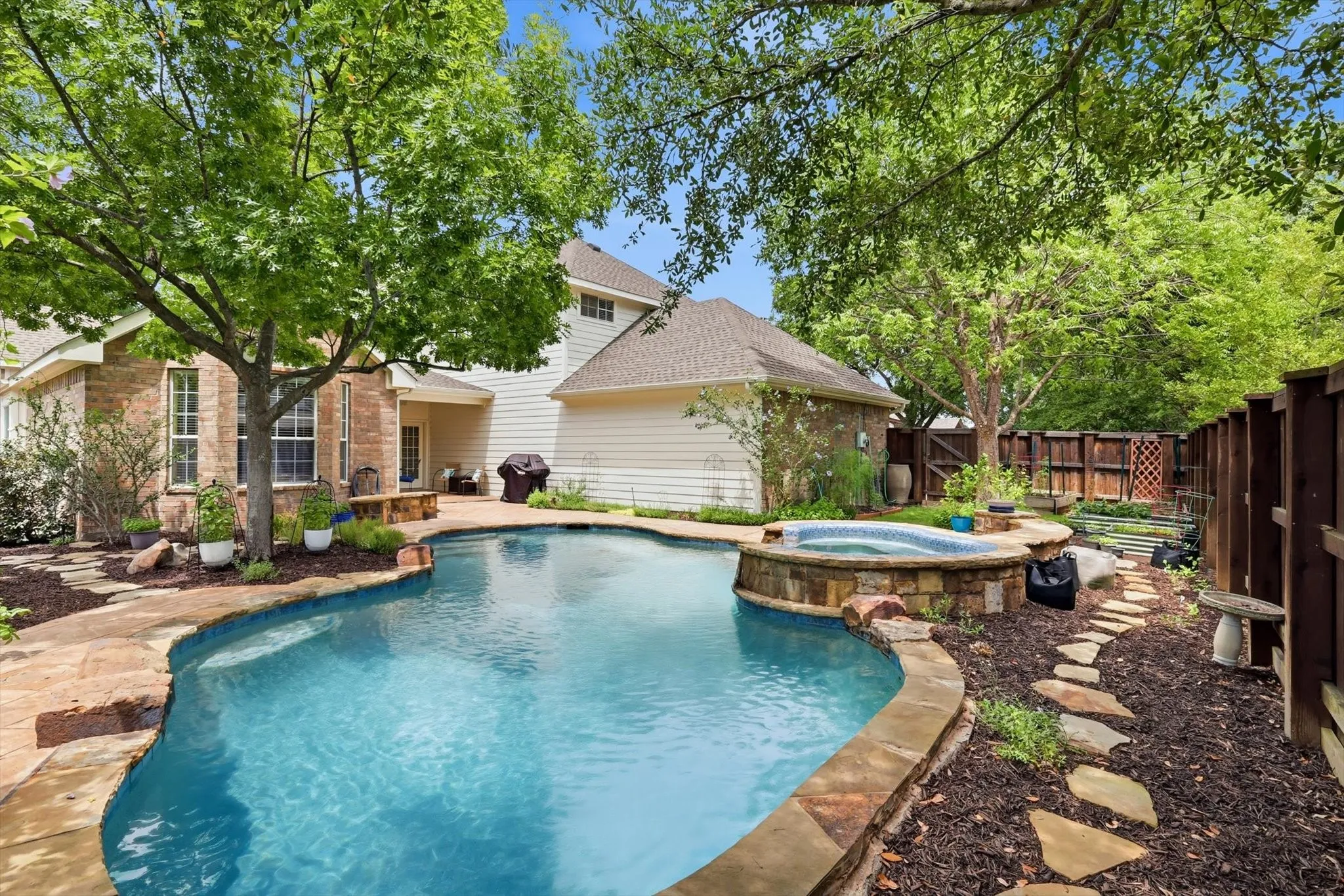 Single Family Residence For Sale in Collin County , 1908 San Carlos Avenue, Allen, Texas 75002, 5 Bedroom, 3 Bathroom, 3 Garage spaces, 3,276 Sqft, built in 2001, mls#21407553, Real Estate Agent in Allen, Homes For Sale in Collin county, Homes For Sale in Allen, Realtor in Allen Texas, Real Estate Brokerage Independent Realty Texas, Luminita Cordes Realtor