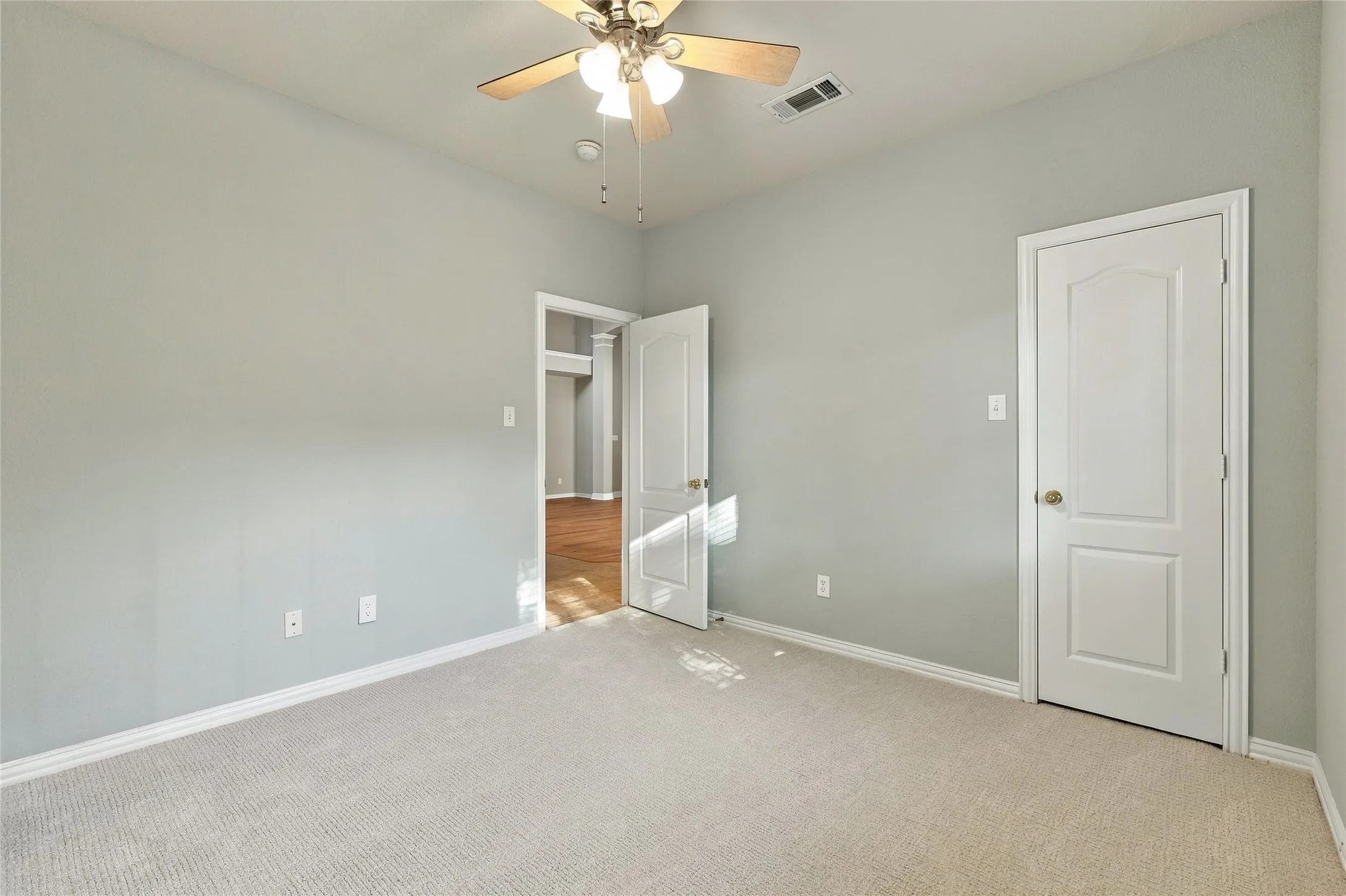 Single Family Residence For Sale in Collin County , 1908 San Carlos Avenue, Allen, Texas 75002, 5 Bedroom, 3 Bathroom, 3 Garage spaces, 3,276 Sqft, built in 2001, mls#21407553, Real Estate Agent in Allen, Homes For Sale in Collin county, Homes For Sale in Allen, Realtor in Allen Texas, Real Estate Brokerage Independent Realty Texas, Luminita Cordes Realtor