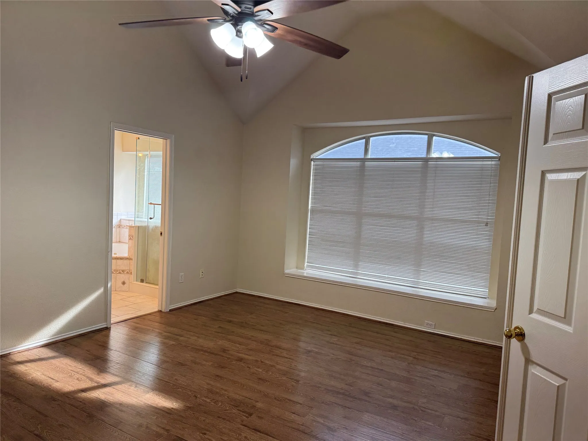 Single Family Residence For Rent in Collin County , 337 Sycamore Drive, Murphy, Texas 75094, 3 Bedroom, 2 Bathroom, 2 Garage spaces, 1,790 Sqft, built in 1995, mls#21408125, Real Estate Agent in Murphy, Homes For Rent in Collin county, Homes For Rent in Murphy, Realtor in Murphy Texas, Real Estate Brokerage Independent Realty Texas, Luminita Cordes Realtor
