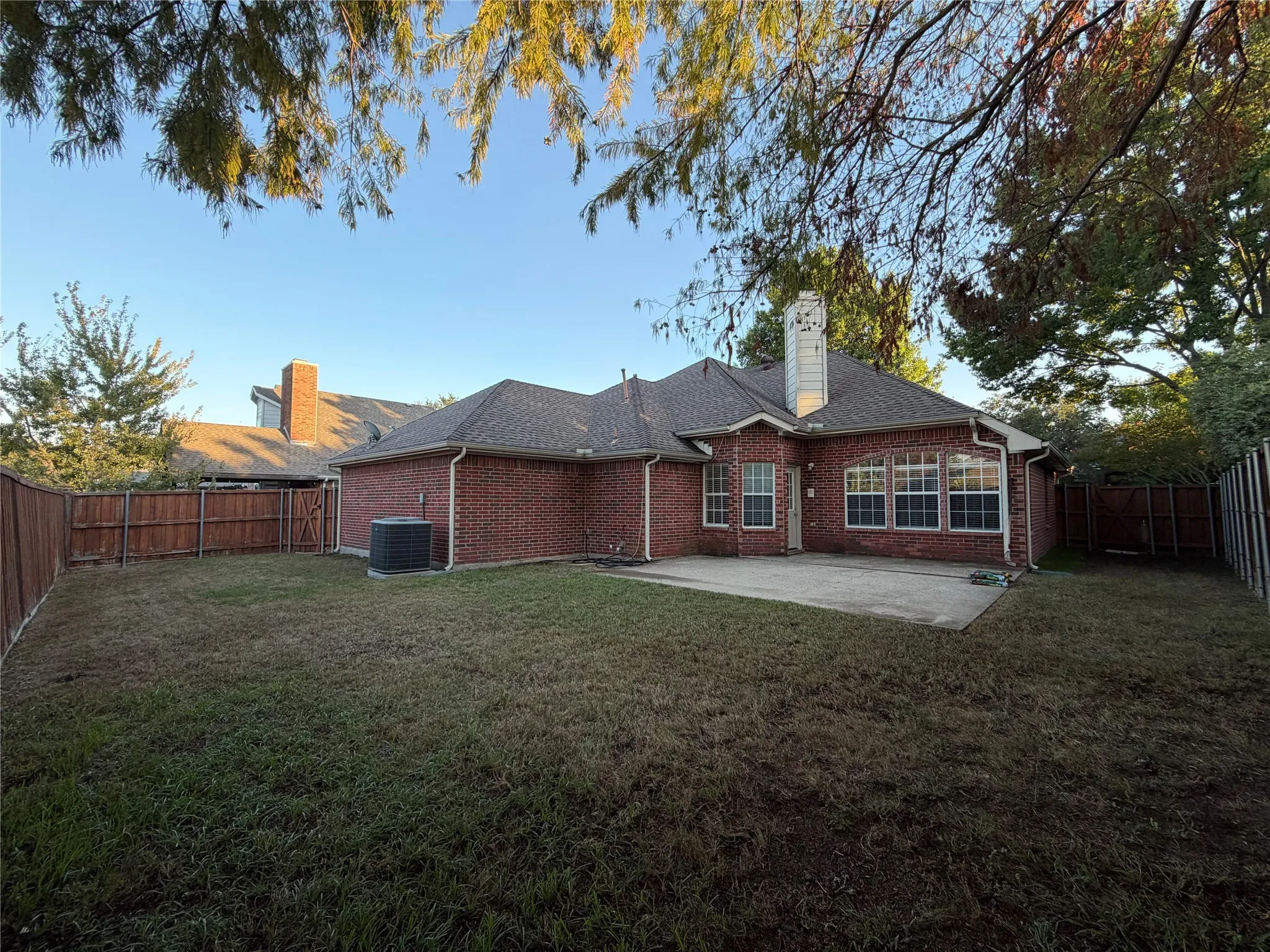 Single Family Residence For Rent in Collin County , 337 Sycamore Drive, Murphy, Texas 75094, 3 Bedroom, 2 Bathroom, 2 Garage spaces, 1,790 Sqft, built in 1995, mls#21408125, Real Estate Agent in Murphy, Homes For Rent in Collin county, Homes For Rent in Murphy, Realtor in Murphy Texas, Real Estate Brokerage Independent Realty Texas, Luminita Cordes Realtor