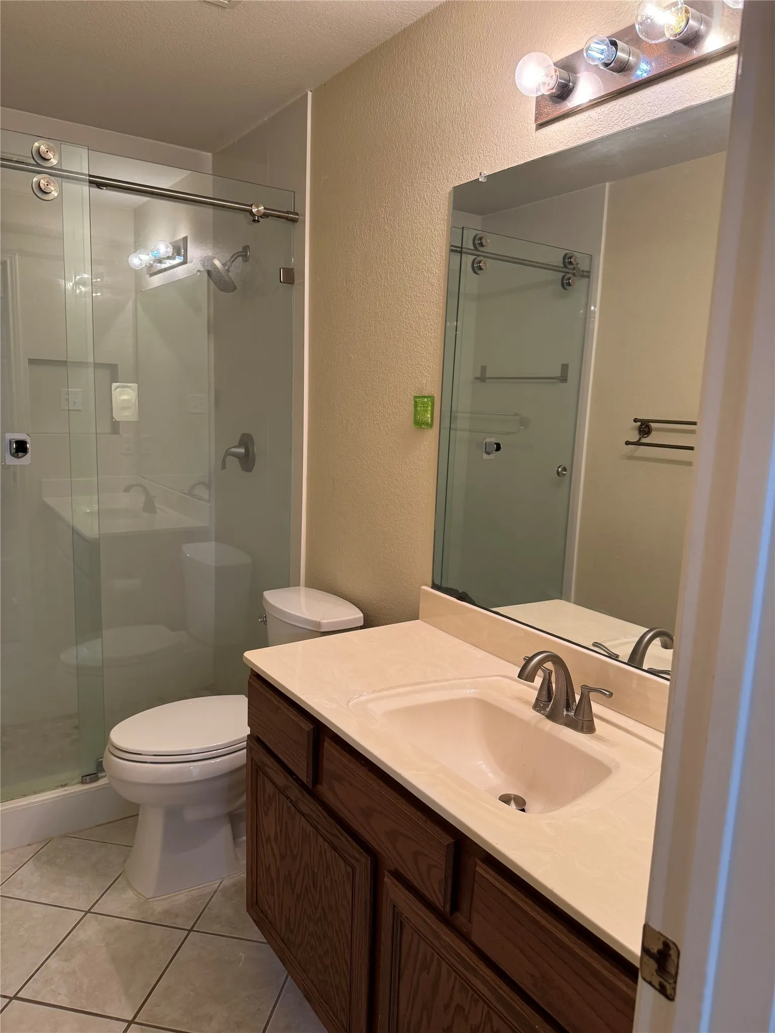 Single Family Residence For Rent in Collin County , 337 Sycamore Drive, Murphy, Texas 75094, 3 Bedroom, 2 Bathroom, 2 Garage spaces, 1,790 Sqft, built in 1995, mls#21408125, Real Estate Agent in Murphy, Homes For Rent in Collin county, Homes For Rent in Murphy, Realtor in Murphy Texas, Real Estate Brokerage Independent Realty Texas, Luminita Cordes Realtor