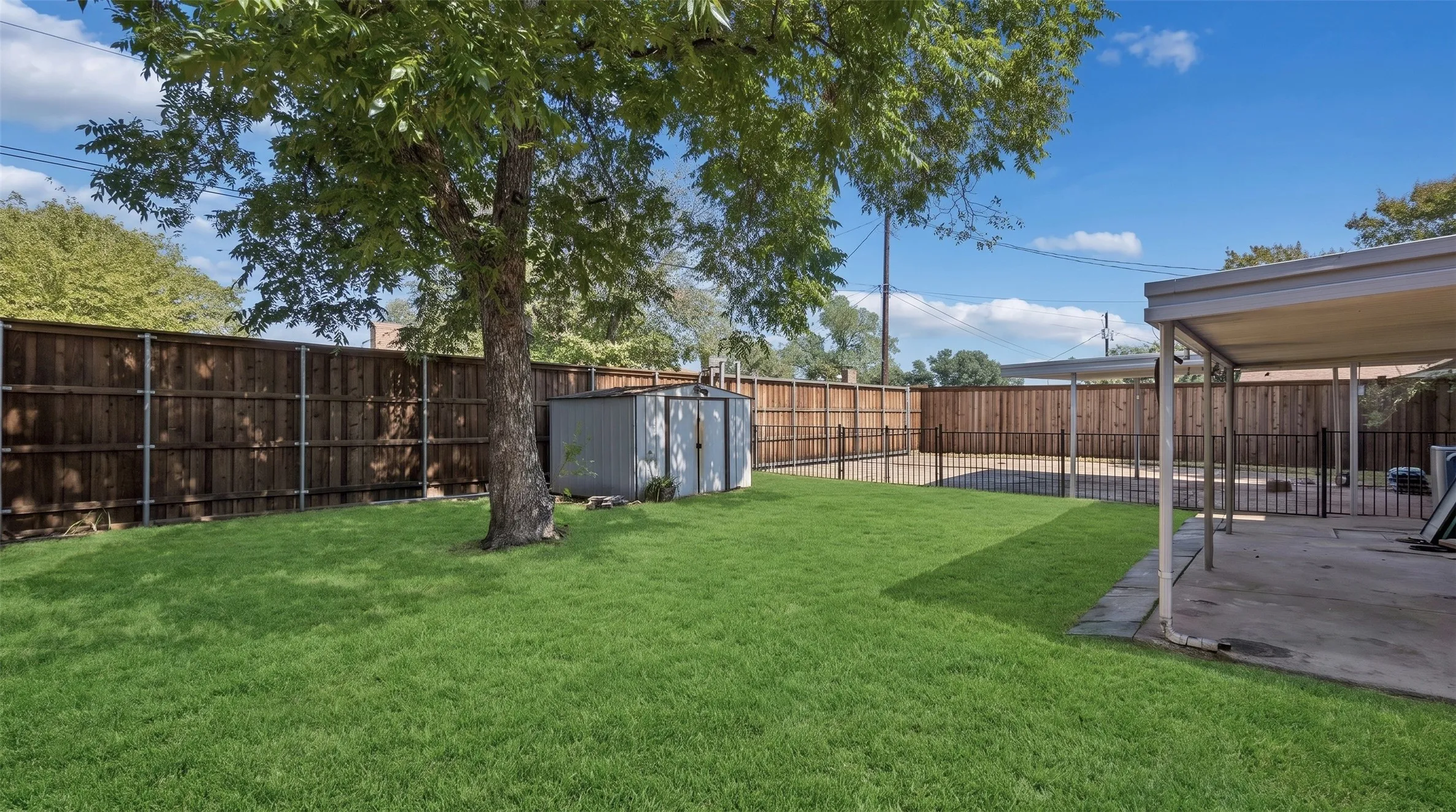 Single Family Residence For Sale in Dallas County , 14237 Shoredale Lane, Farmers Branch, Texas 75234, 3 Bedroom, 2 Bathroom, 2 Garage spaces, 1,658 Sqft, built in 1971, mls#21407284, Real Estate Agent in Farmers Branch, Homes For Sale in Dallas county, Homes For Sale in Farmers Branch, Realtor in Farmers Branch Texas, Real Estate Brokerage Independent Realty Texas, Luminita Cordes Realtor