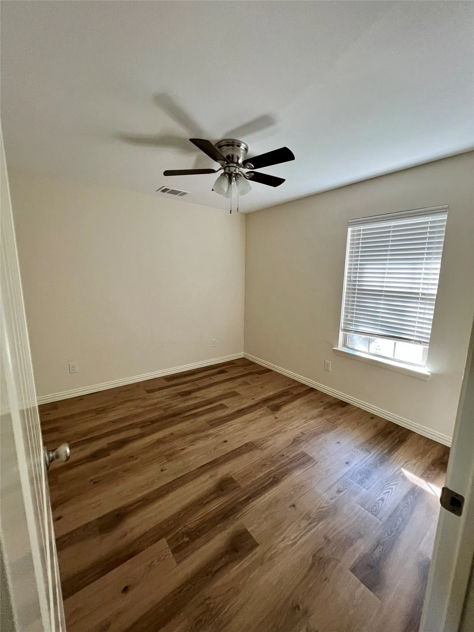 Duplex For Rent in Grayson County , 1528 N Broughton Street 1528, Sherman, Texas 75090, 3 Bedroom, 3 Bathroom, 1 Garage spaces, 1,375 Sqft, built in 2019, mls#21408128, Real Estate Agent in Sherman, Homes For Rent in Grayson county, Homes For Rent in Sherman, Realtor in Sherman Texas, Real Estate Brokerage Independent Realty Texas, Luminita Cordes Realtor