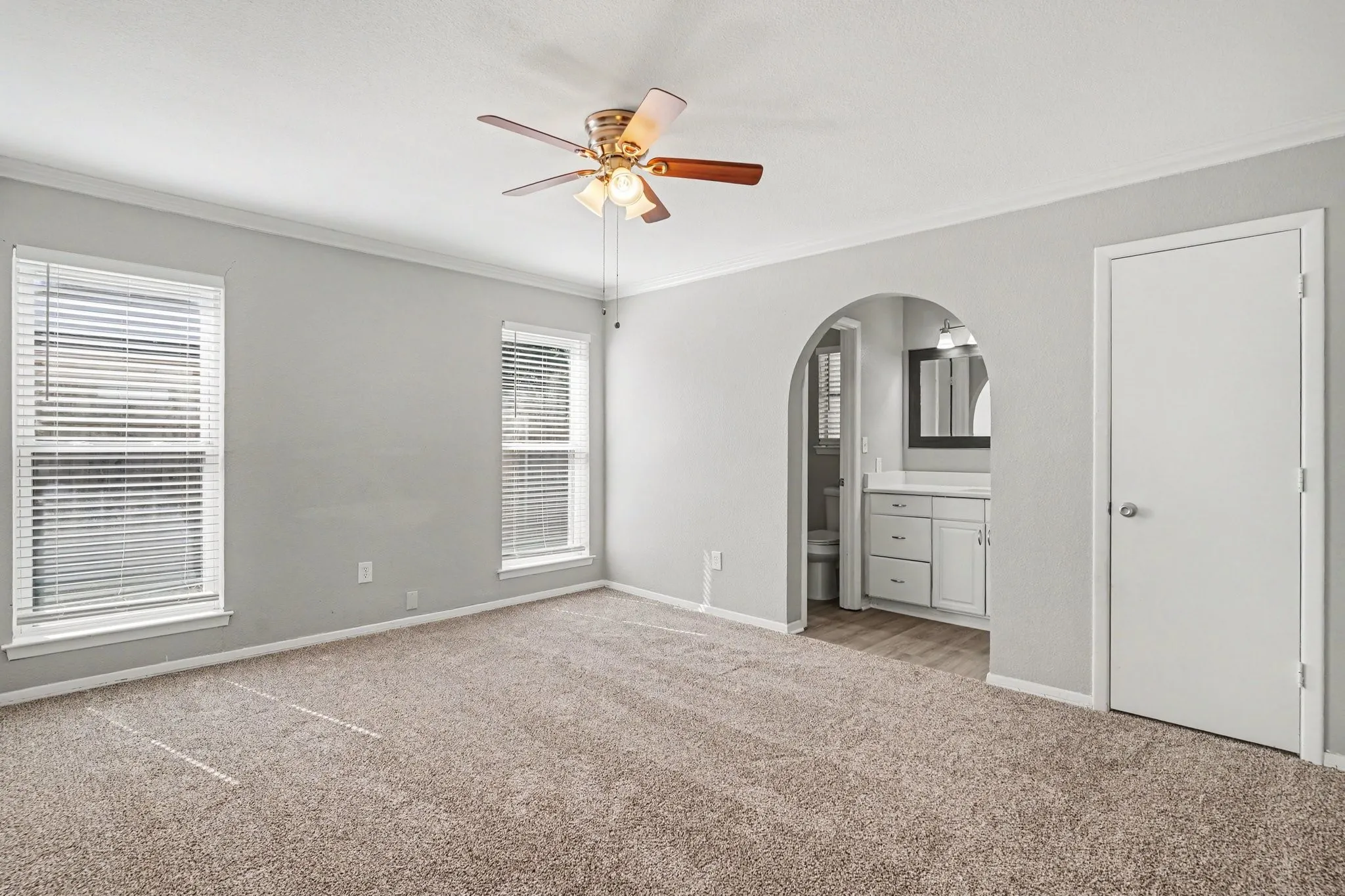 Single Family Residence For Sale in Tarrant County , 124 Sioux Street, Keller, Texas 76248, 3 Bedroom, 2 Bathroom, 2 Garage spaces, 1,905 Sqft, built in 1976, mls#21408129, Real Estate Agent in Keller, Homes For Sale in Tarrant county, Homes For Sale in Keller, Realtor in Keller Texas, Real Estate Brokerage Independent Realty Texas, Luminita Cordes Realtor