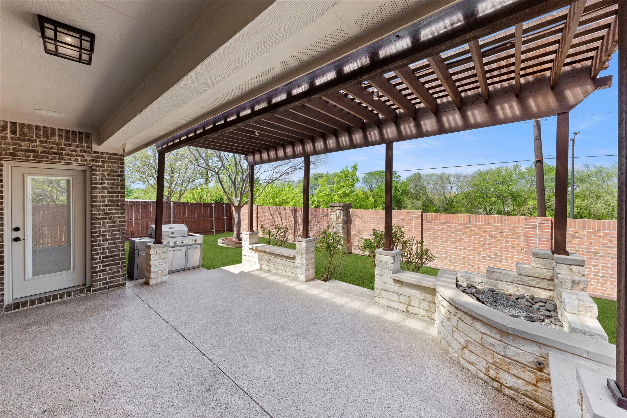 Single Family Residence For Sale in Denton County , 740 Sundrop Drive, Little Elm, Texas 75068, 5 Bedroom, 4 Bathroom, 2 Garage spaces, 4,077 Sqft, built in 2015, mls#21408087, Real Estate Agent in Little Elm, Homes For Sale in Denton county, Homes For Sale in Little Elm, Realtor in Little Elm Texas, Real Estate Brokerage Independent Realty Texas, Luminita Cordes Realtor