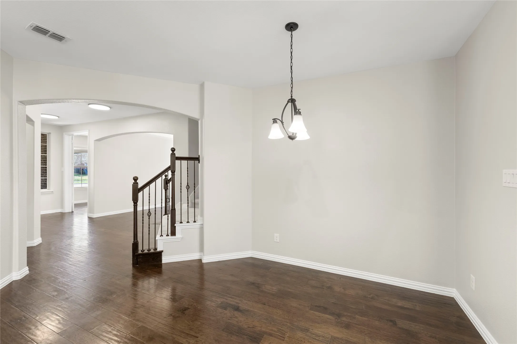 Single Family Residence For Sale in Denton County , 740 Sundrop Drive, Little Elm, Texas 75068, 5 Bedroom, 4 Bathroom, 2 Garage spaces, 4,077 Sqft, built in 2015, mls#21408087, Real Estate Agent in Little Elm, Homes For Sale in Denton county, Homes For Sale in Little Elm, Realtor in Little Elm Texas, Real Estate Brokerage Independent Realty Texas, Luminita Cordes Realtor